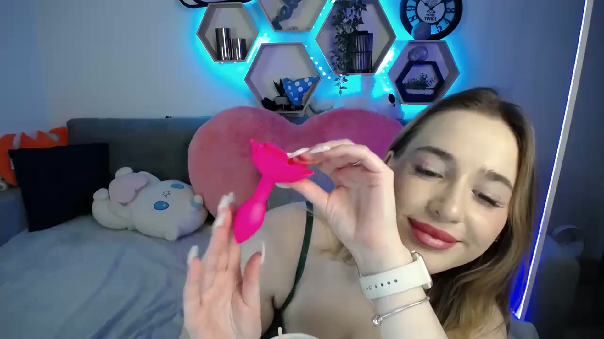 Gallery image thumbnail from SabrinaViolet's myfreecams stream on, 02/28/2025, 11:39 image 2 of 20
