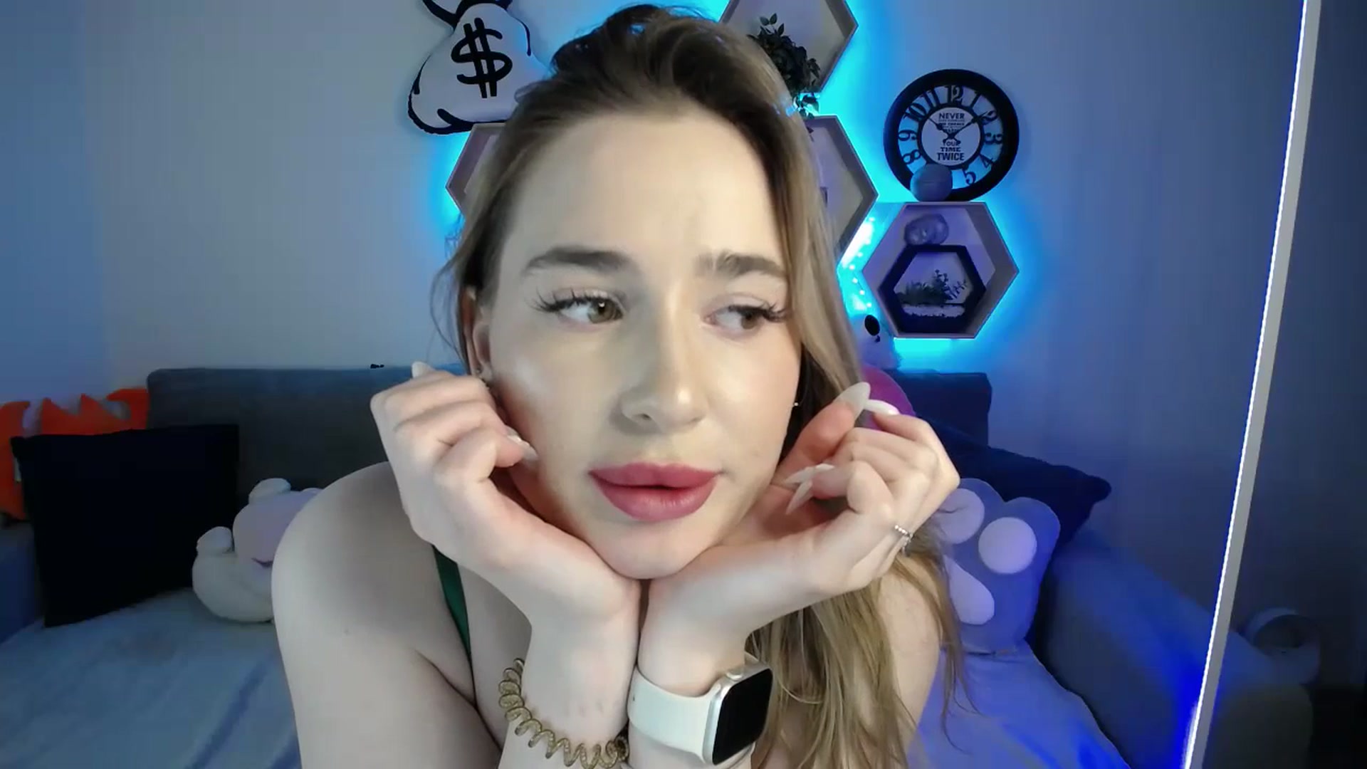 Gallery image thumbnail from SabrinaViolet's myfreecams stream on, 02/28/2025, 12:21 image 20 of 20