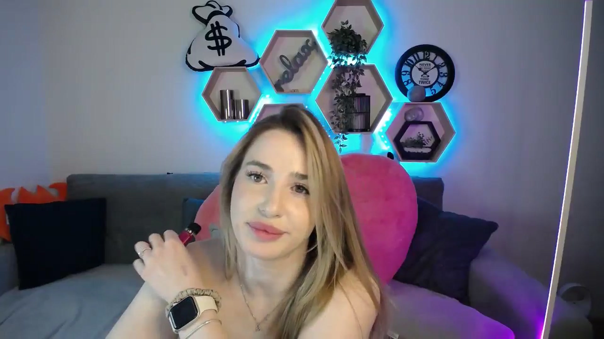 Gallery image thumbnail from SabrinaViolet's myfreecams stream on, 03/01/2025, 14:58 image 20 of 20