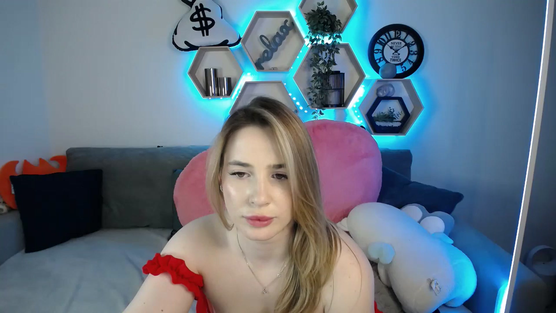 Gallery image thumbnail from SabrinaViolet's myfreecams stream on, 03/03/2025, 13:44 image 20 of 20