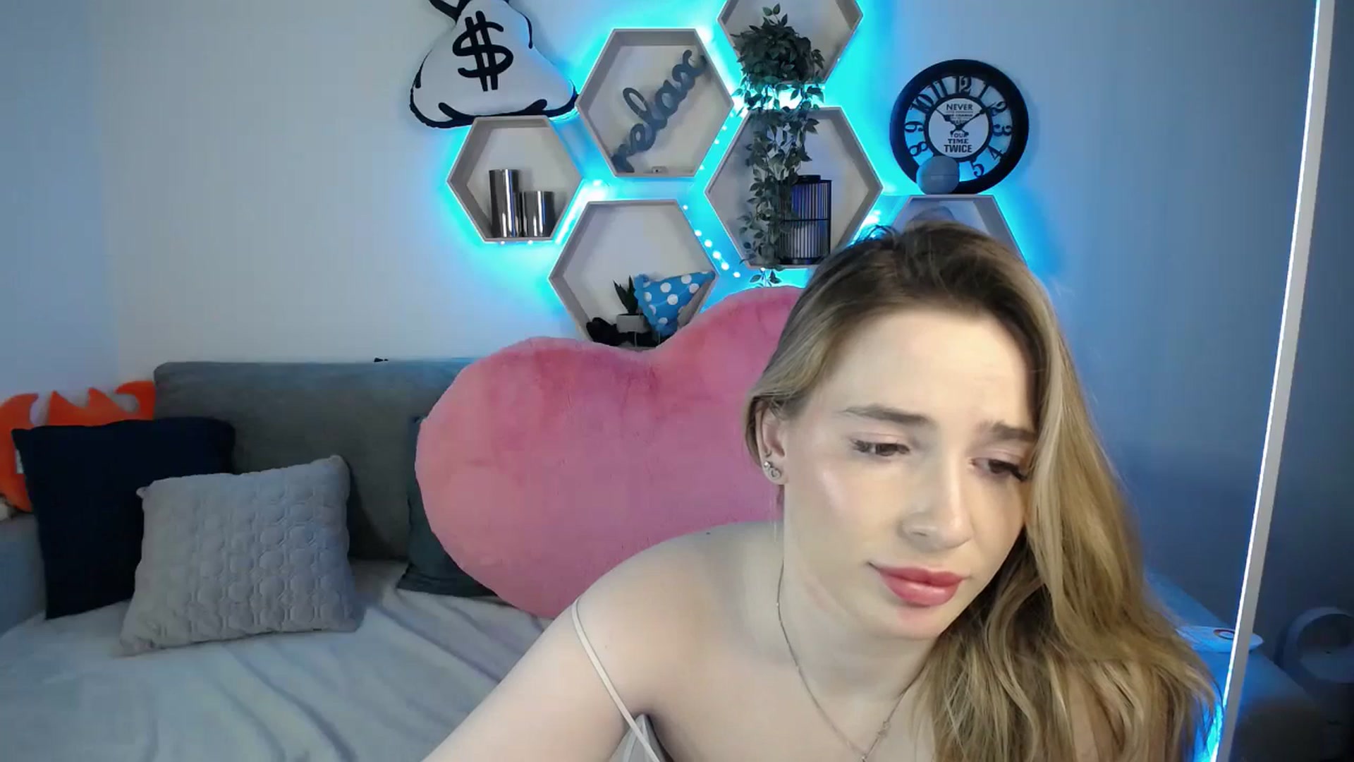Gallery image thumbnail from SabrinaViolet's myfreecams stream on, 03/04/2025, 13:02 image 5 of 20