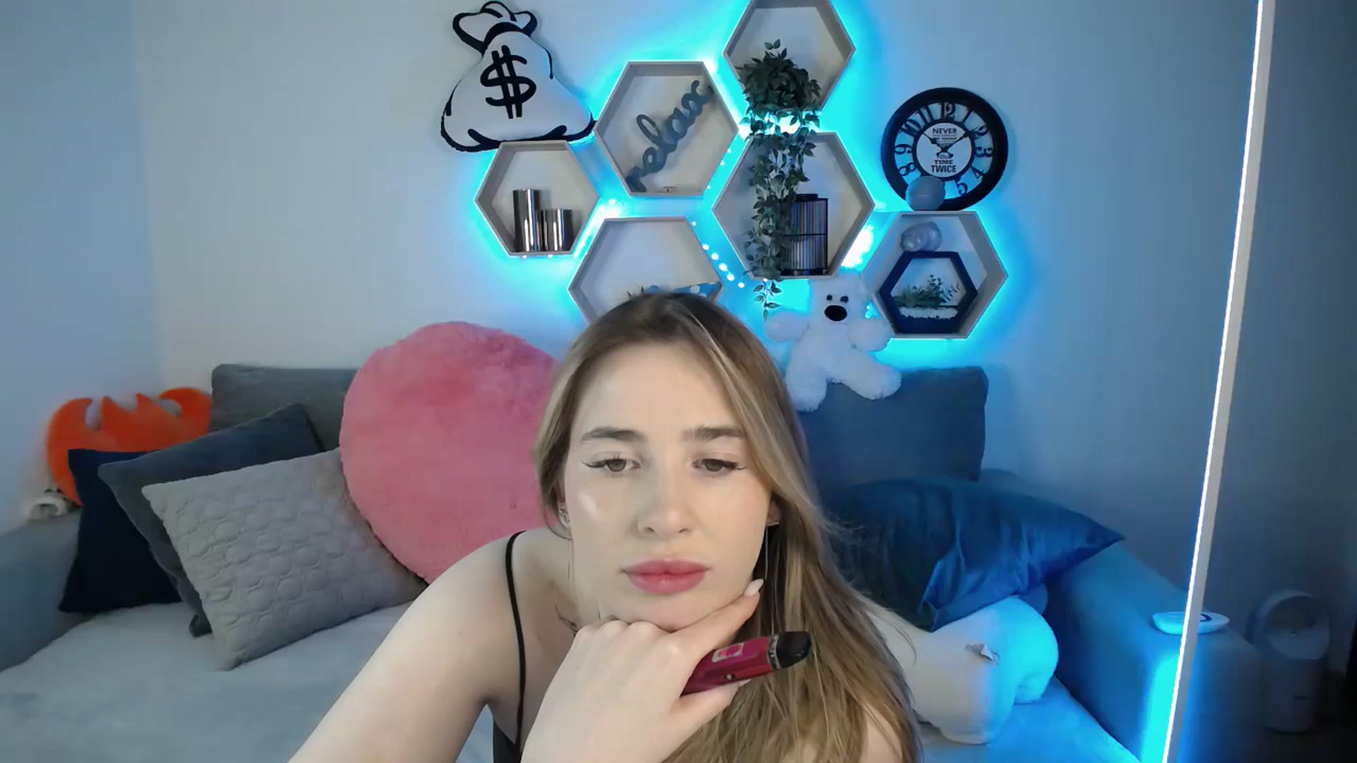 Gallery image thumbnail from SabrinaViolet's myfreecams stream on, 03/11/2025, 11:06 image 1 of 20