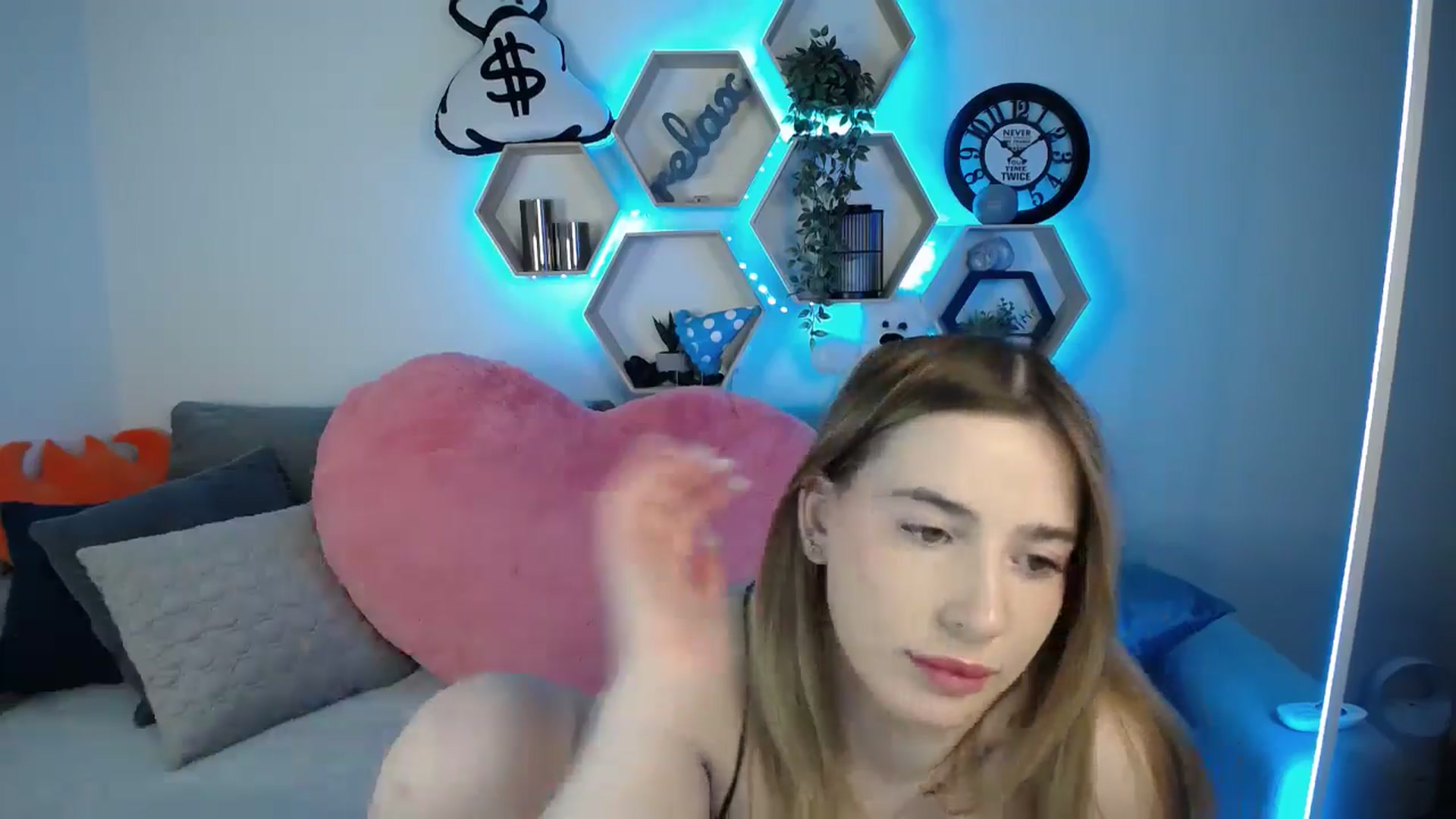 Gallery image thumbnail from SabrinaViolet's myfreecams stream on, 03/11/2025, 11:06 image 15 of 20