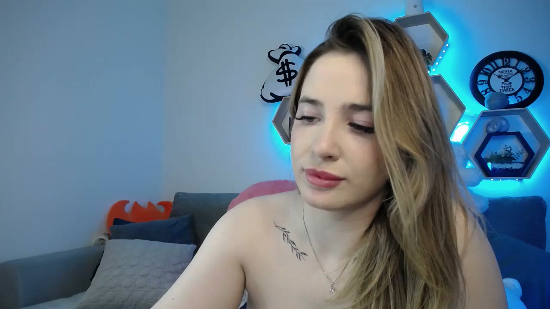 Gallery image thumbnail from SabrinaViolet's myfreecams stream on, 03/15/2025, 12:13 image 9 of 20