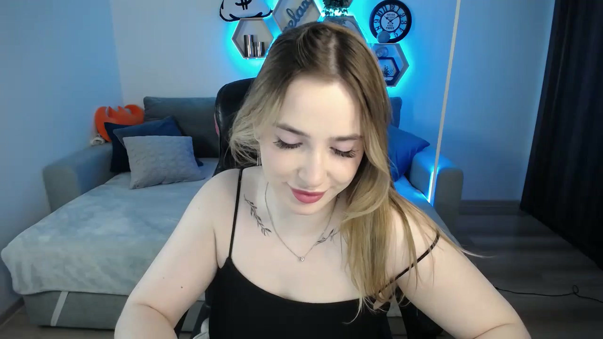 Gallery image thumbnail from SabrinaViolet's myfreecams stream on, 03/15/2025, 12:13 image 3 of 20