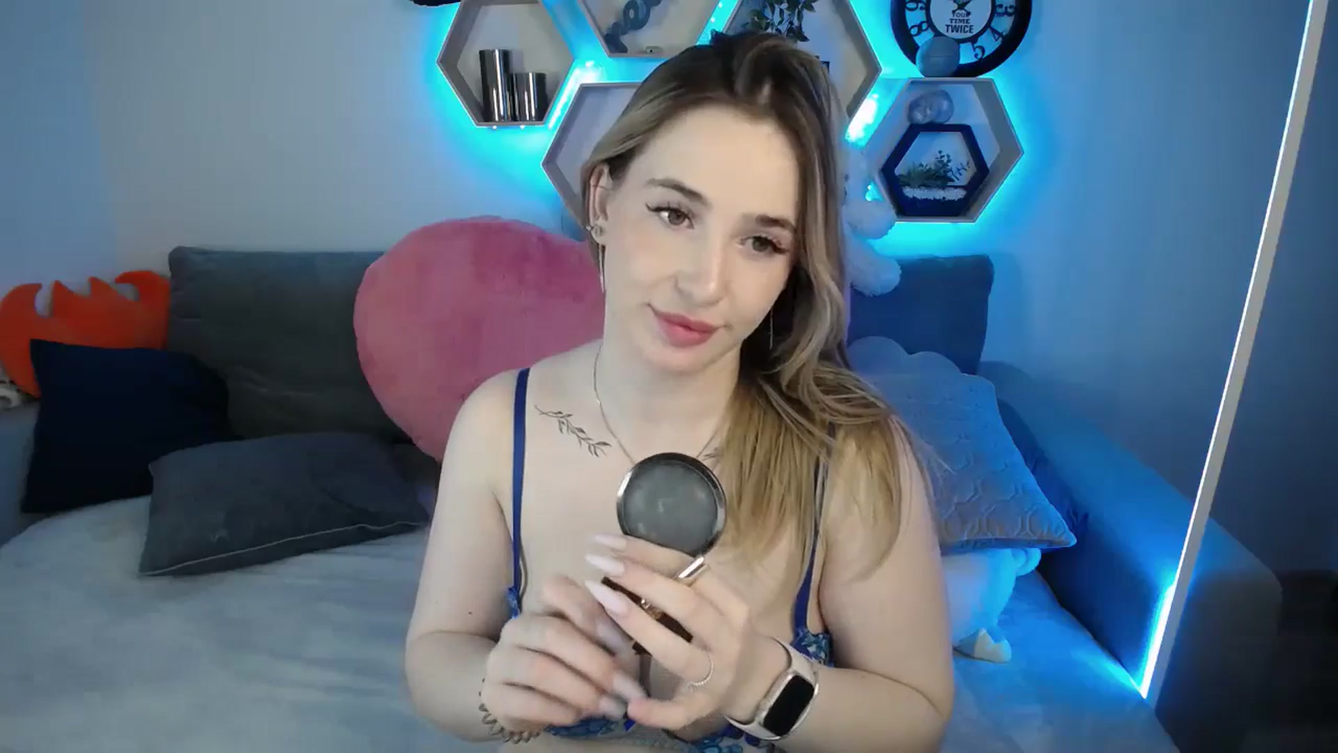 Gallery image thumbnail from SabrinaViolet's myfreecams stream on, 03/15/2025, 12:59 image 13 of 20