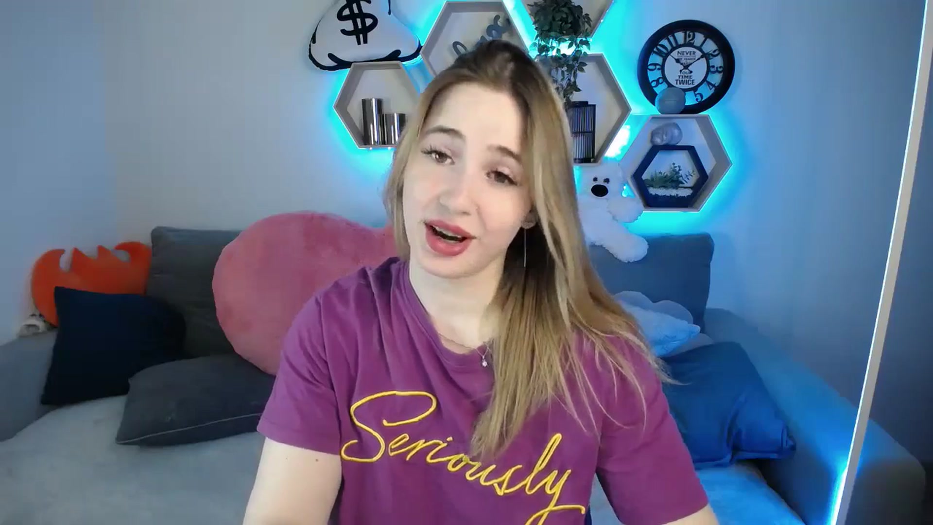 Gallery image thumbnail from SabrinaViolet's myfreecams stream on, 03/18/2025, 09:38 image 14 of 20