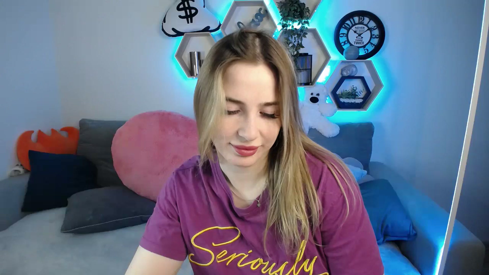 Gallery image thumbnail from SabrinaViolet's myfreecams stream on, 03/18/2025, 09:38 image 12 of 20