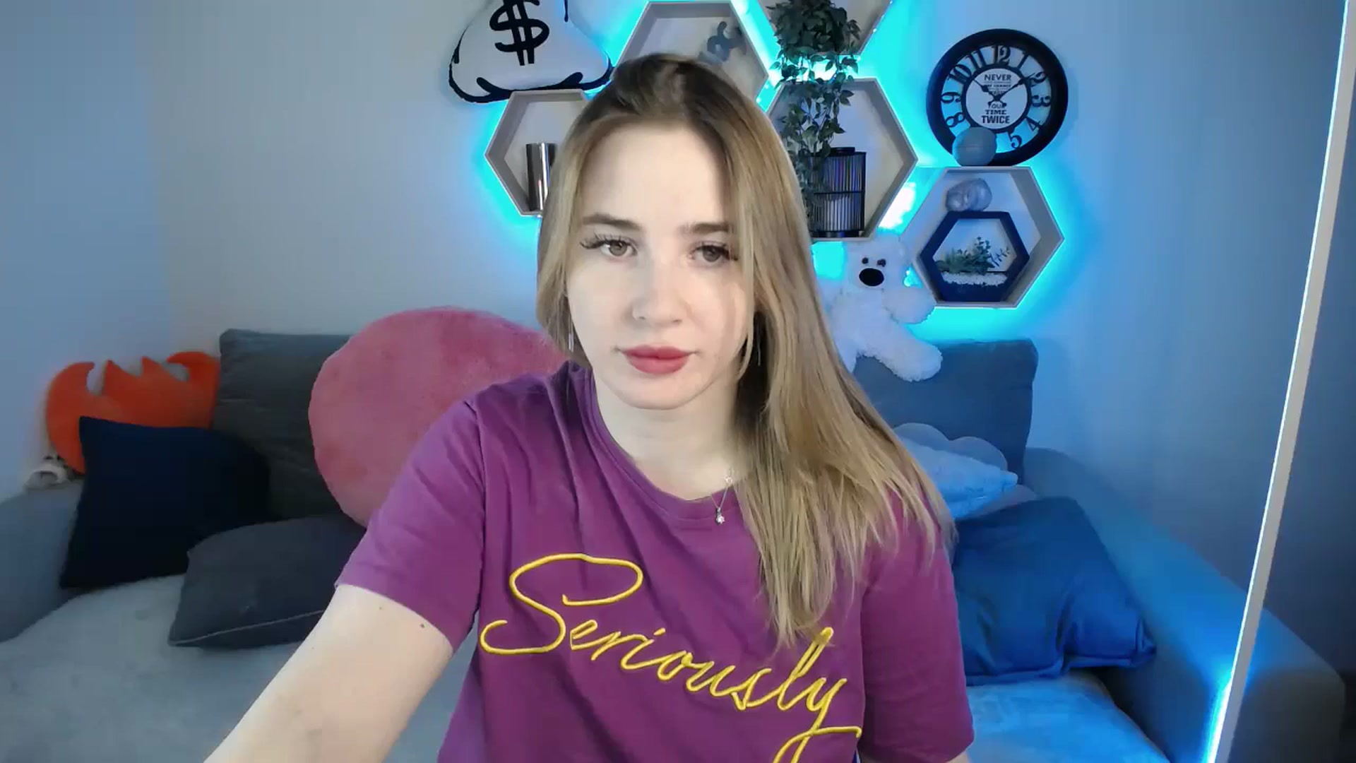 Gallery image thumbnail from SabrinaViolet's myfreecams stream on, 03/18/2025, 09:38 image 13 of 20