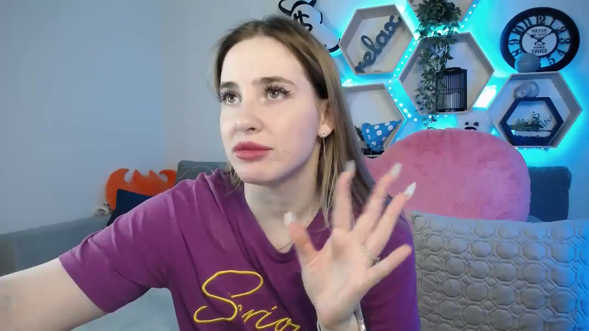 Gallery image thumbnail from SabrinaViolet's myfreecams stream on, 03/18/2025, 11:50 image 8 of 20