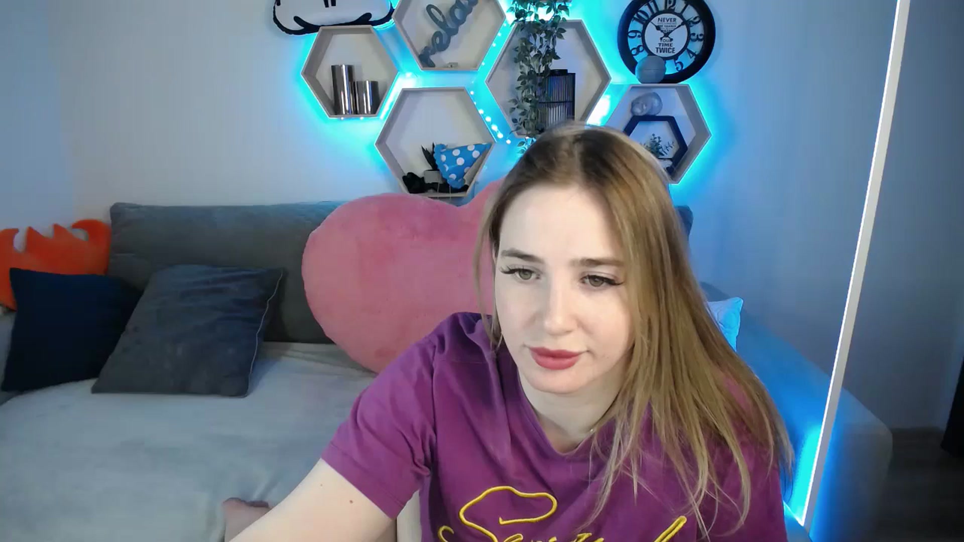 Gallery image thumbnail from SabrinaViolet's myfreecams stream on, 03/18/2025, 11:50 image 13 of 20