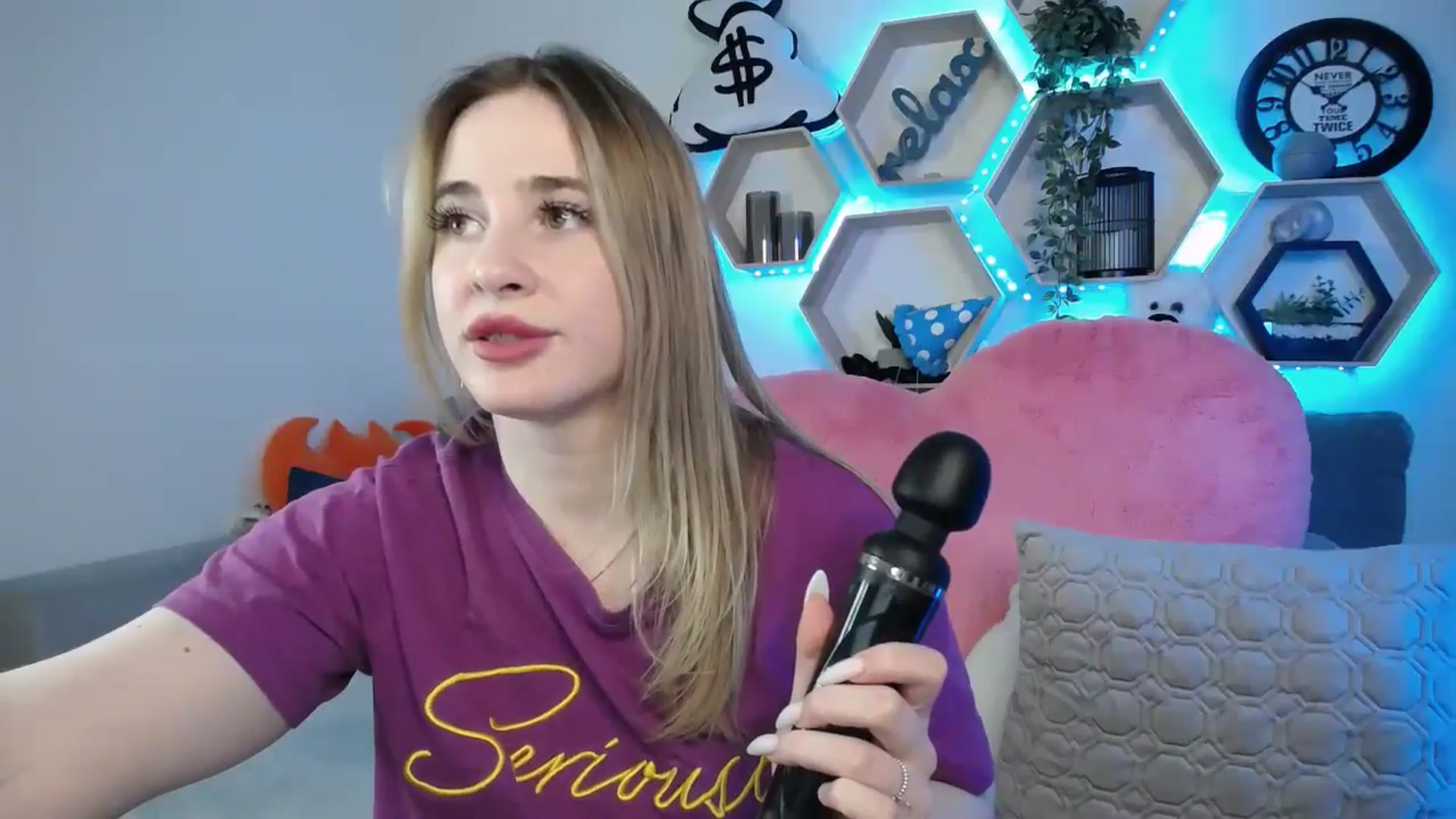 Gallery image thumbnail from SabrinaViolet's myfreecams stream on, 03/18/2025, 11:50 image 9 of 20