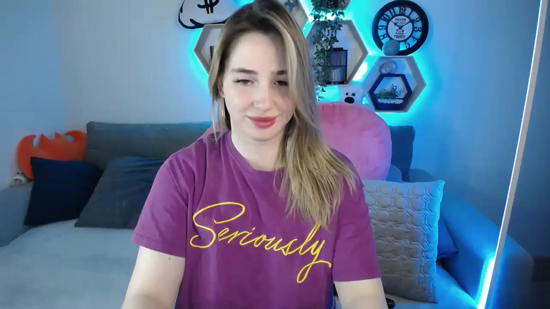 Gallery image thumbnail from SabrinaViolet's myfreecams stream on, 03/18/2025, 12:56 image 19 of 20
