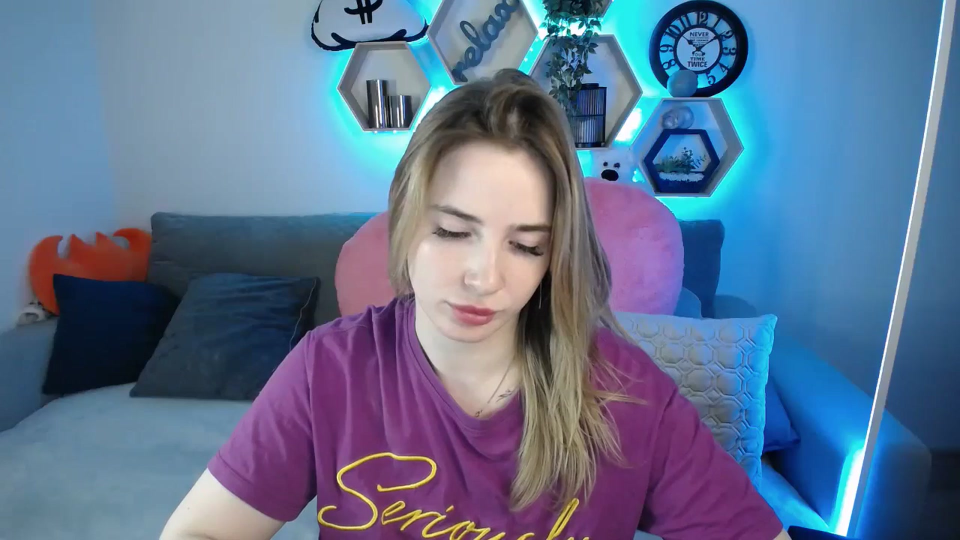 Gallery image thumbnail from SabrinaViolet's myfreecams stream on, 03/18/2025, 12:56 image 2 of 20