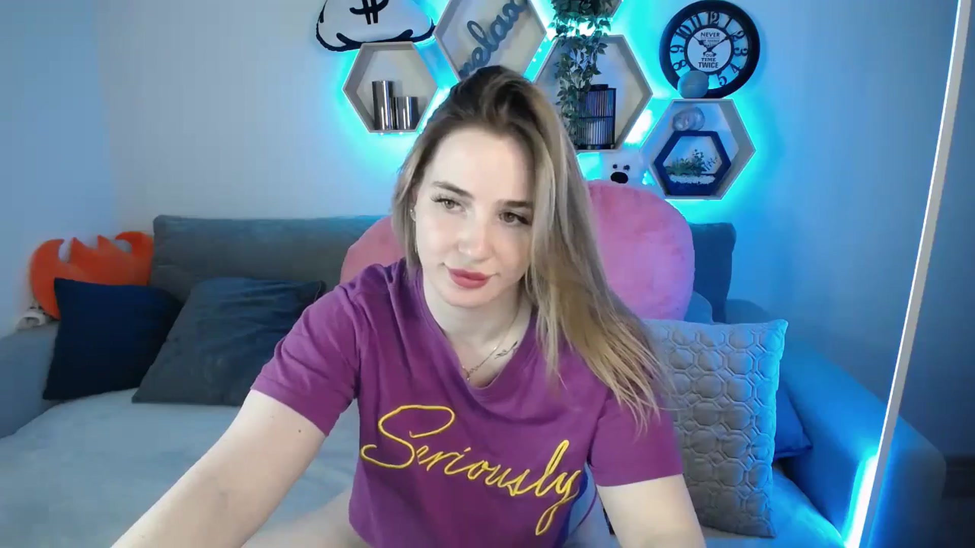 Gallery image thumbnail from SabrinaViolet's myfreecams stream on, 03/18/2025, 12:56 image 15 of 20