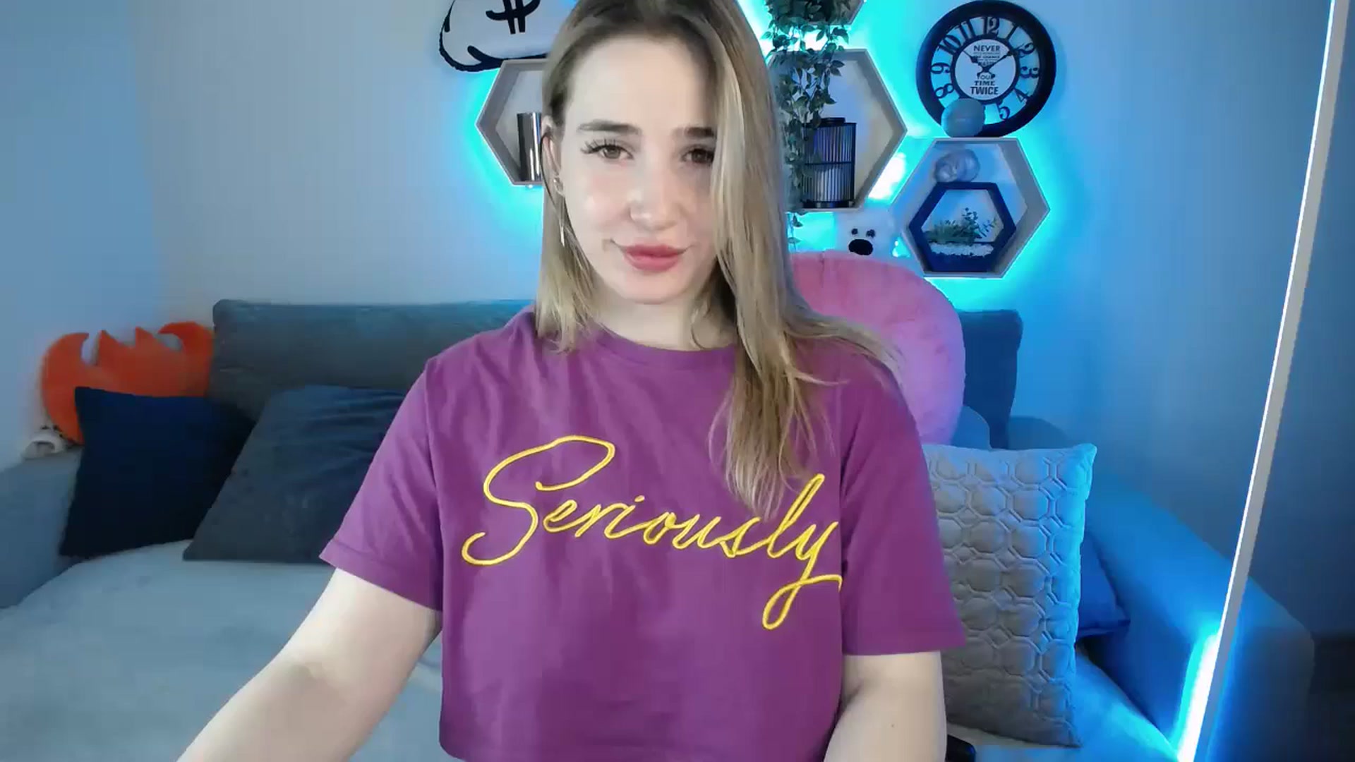 Gallery image thumbnail from SabrinaViolet's myfreecams stream on, 03/18/2025, 12:56 image 6 of 20