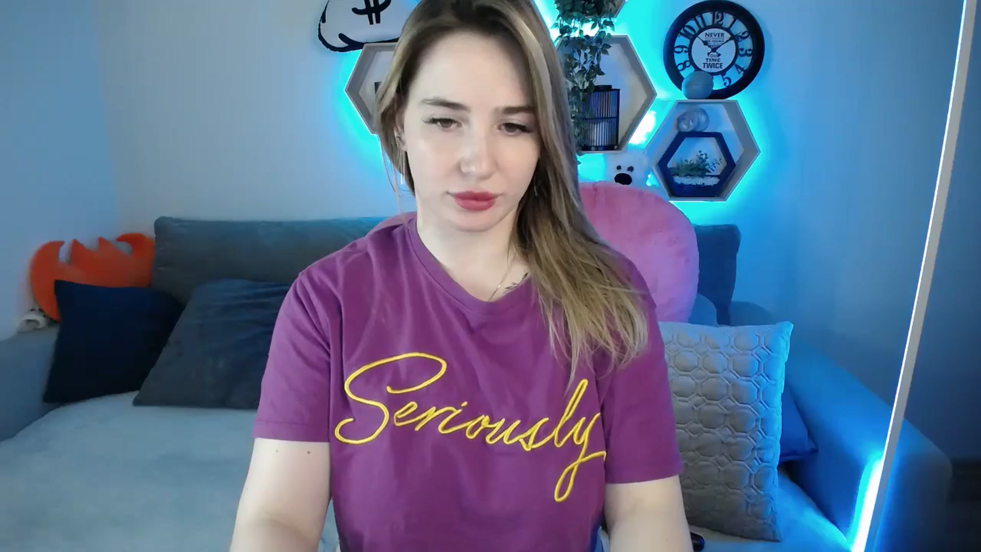 Gallery image thumbnail from SabrinaViolet's myfreecams stream on, 03/18/2025, 12:56 image 17 of 20