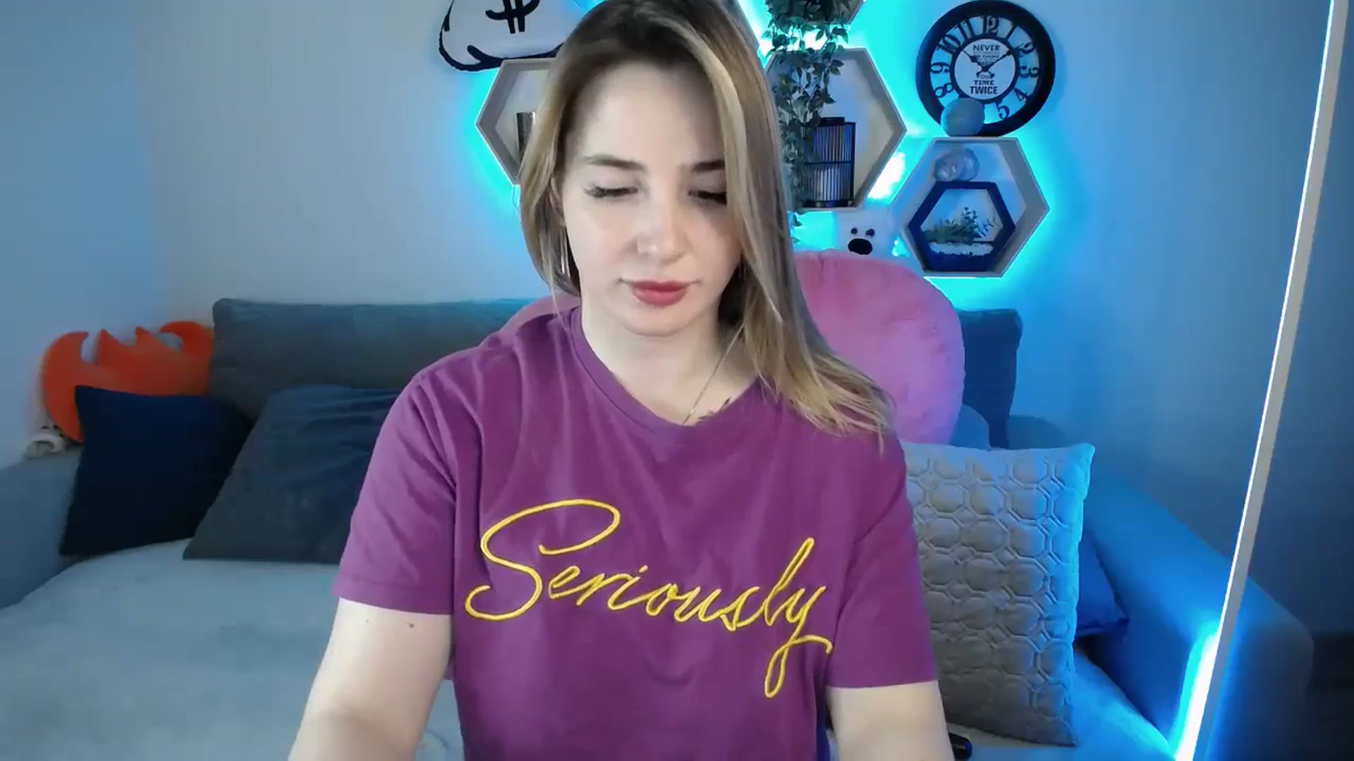 Gallery image thumbnail from SabrinaViolet's myfreecams stream on, 03/18/2025, 12:56 image 18 of 20