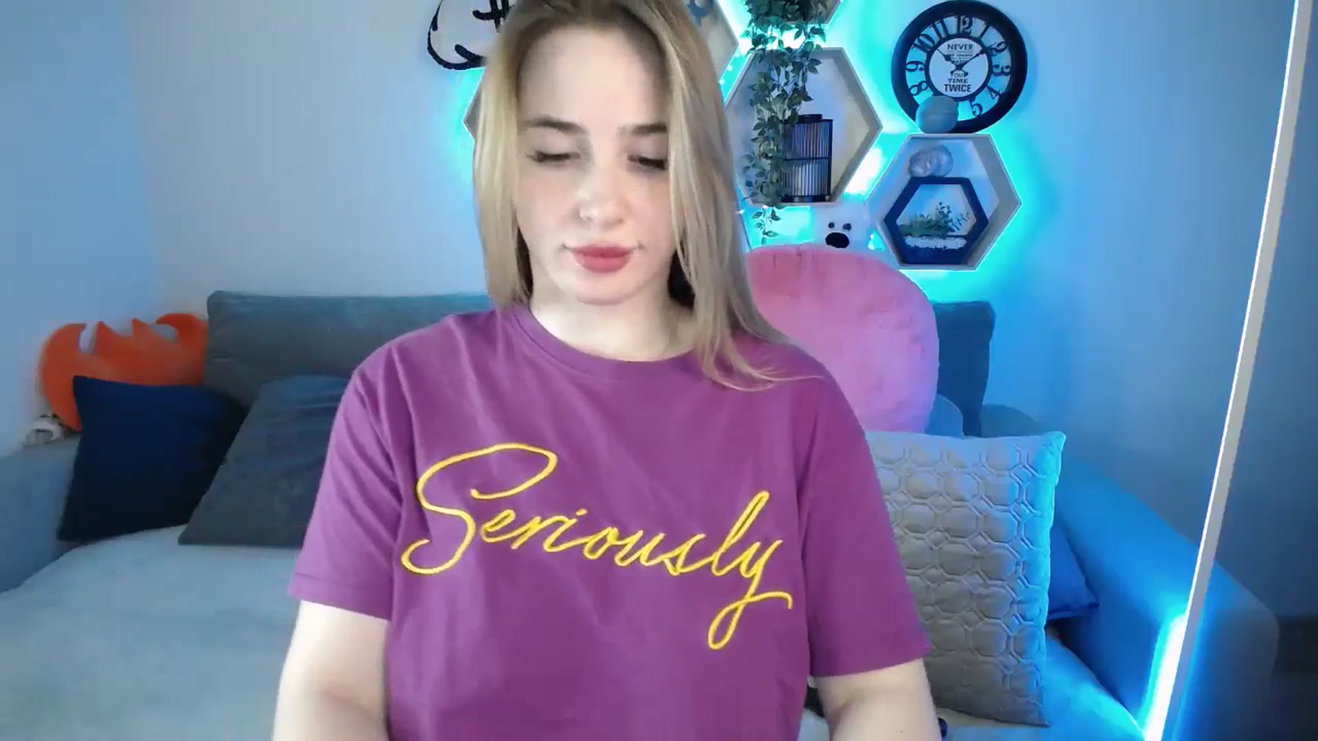 Gallery image thumbnail from SabrinaViolet's myfreecams stream on, 03/18/2025, 12:56 image 13 of 20