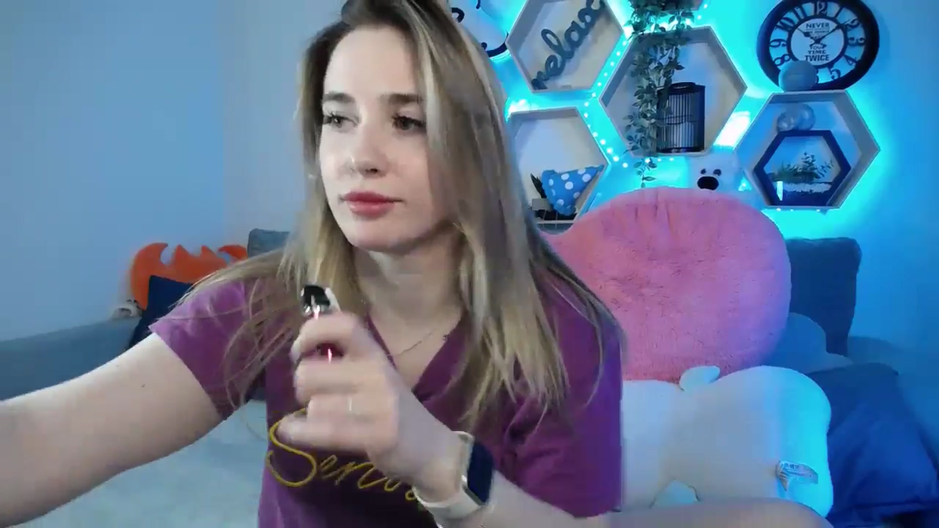 Gallery image thumbnail from SabrinaViolet's myfreecams stream on, 03/18/2025, 14:27 image 14 of 20