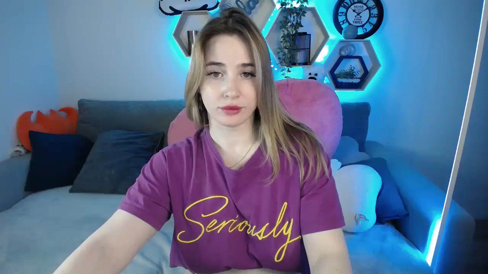 Gallery image thumbnail from SabrinaViolet's myfreecams stream on, 03/18/2025, 14:27 image 5 of 20
