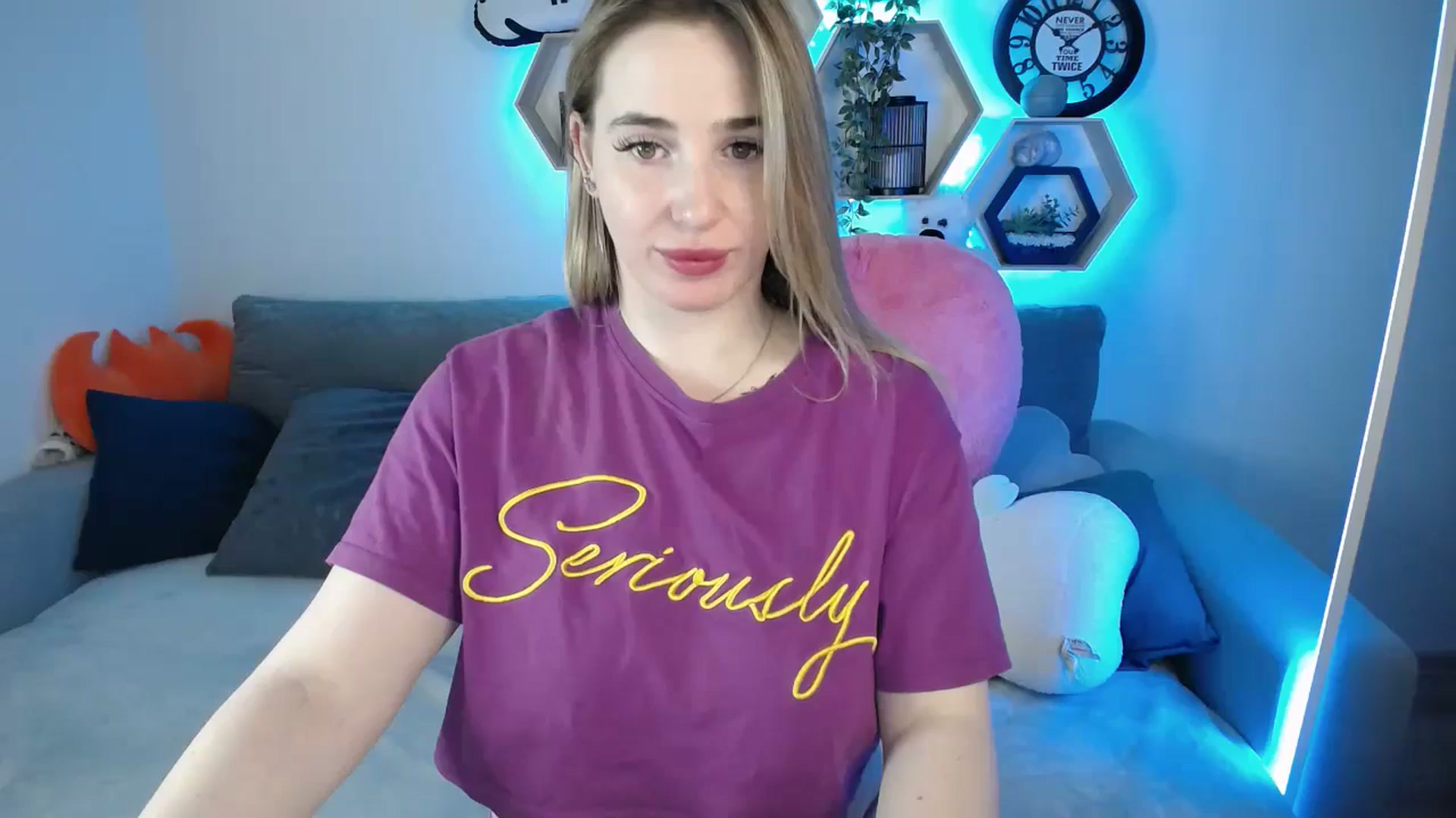 Gallery image thumbnail from SabrinaViolet's myfreecams stream on, 03/18/2025, 14:27 image 6 of 20