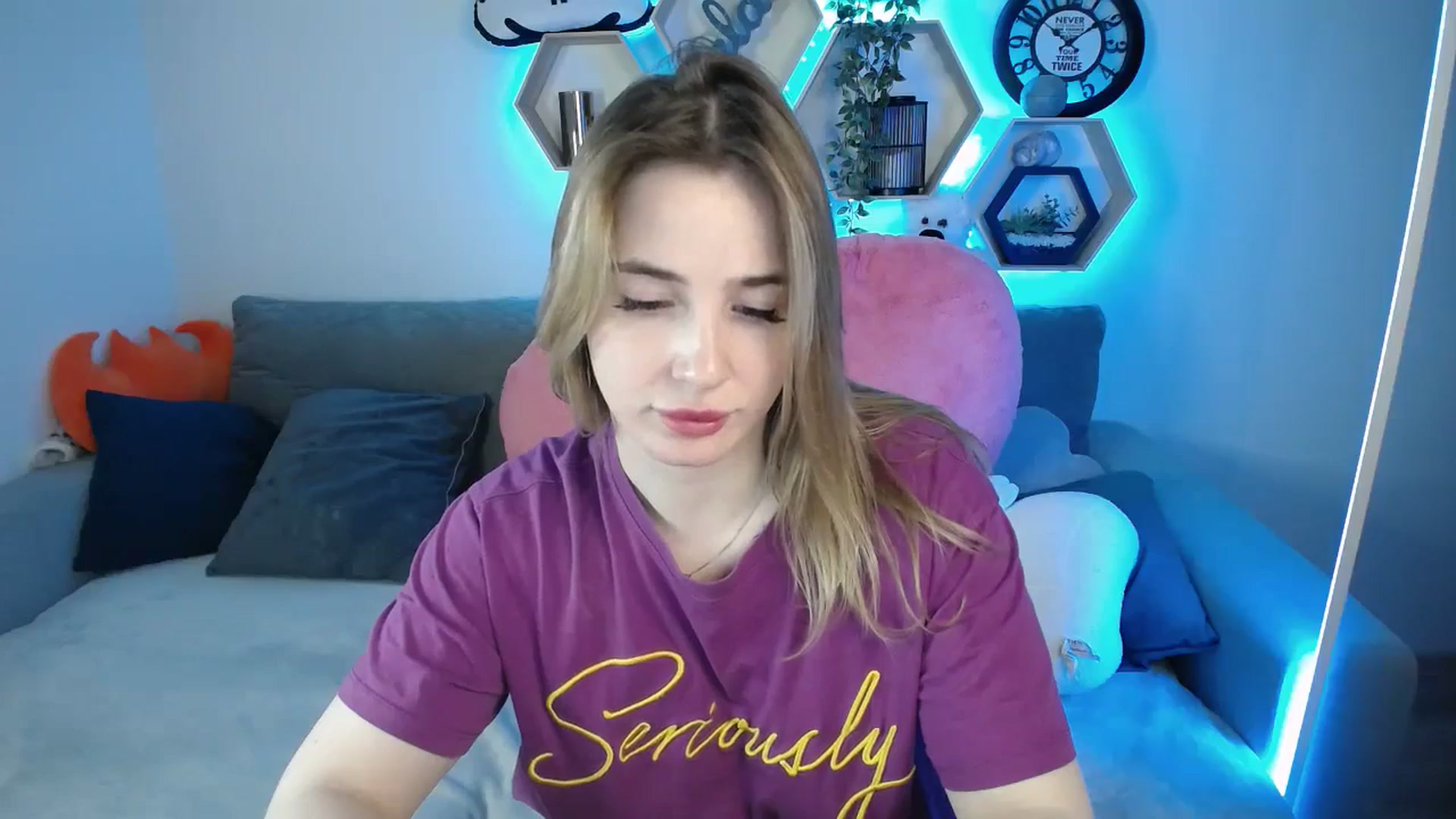 Gallery image thumbnail from SabrinaViolet's myfreecams stream on, 03/18/2025, 14:27 image 4 of 20