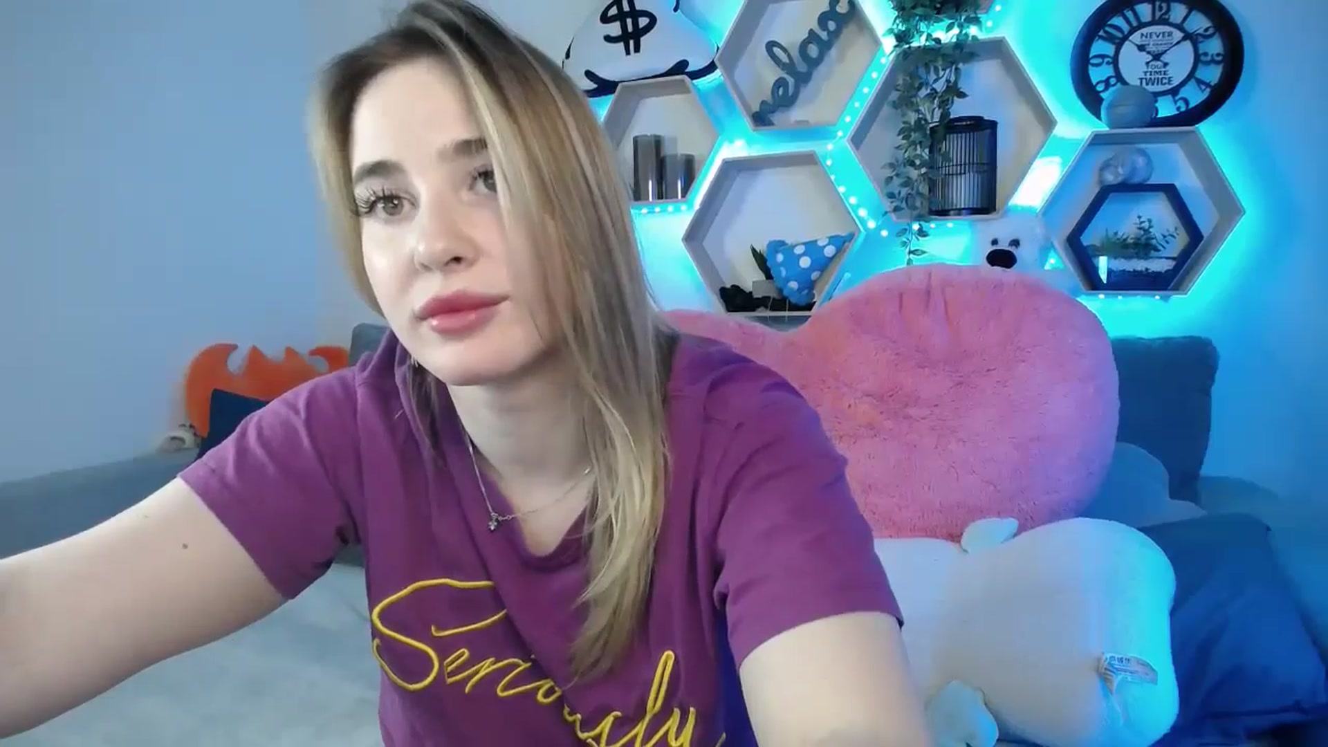 Gallery image thumbnail from SabrinaViolet's myfreecams stream on, 03/18/2025, 14:27 image 11 of 20