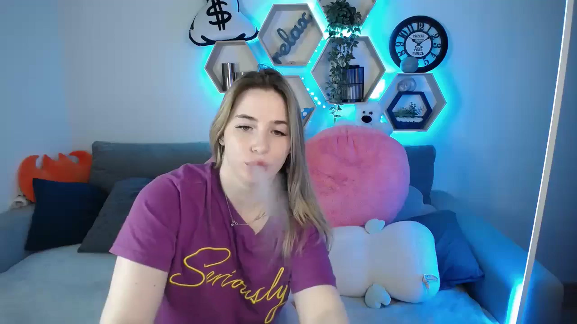 Gallery image thumbnail from SabrinaViolet's myfreecams stream on, 03/18/2025, 14:27 image 18 of 20