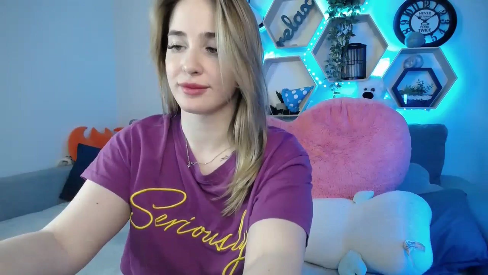 Gallery image thumbnail from SabrinaViolet's myfreecams stream on, 03/18/2025, 14:27 image 15 of 20