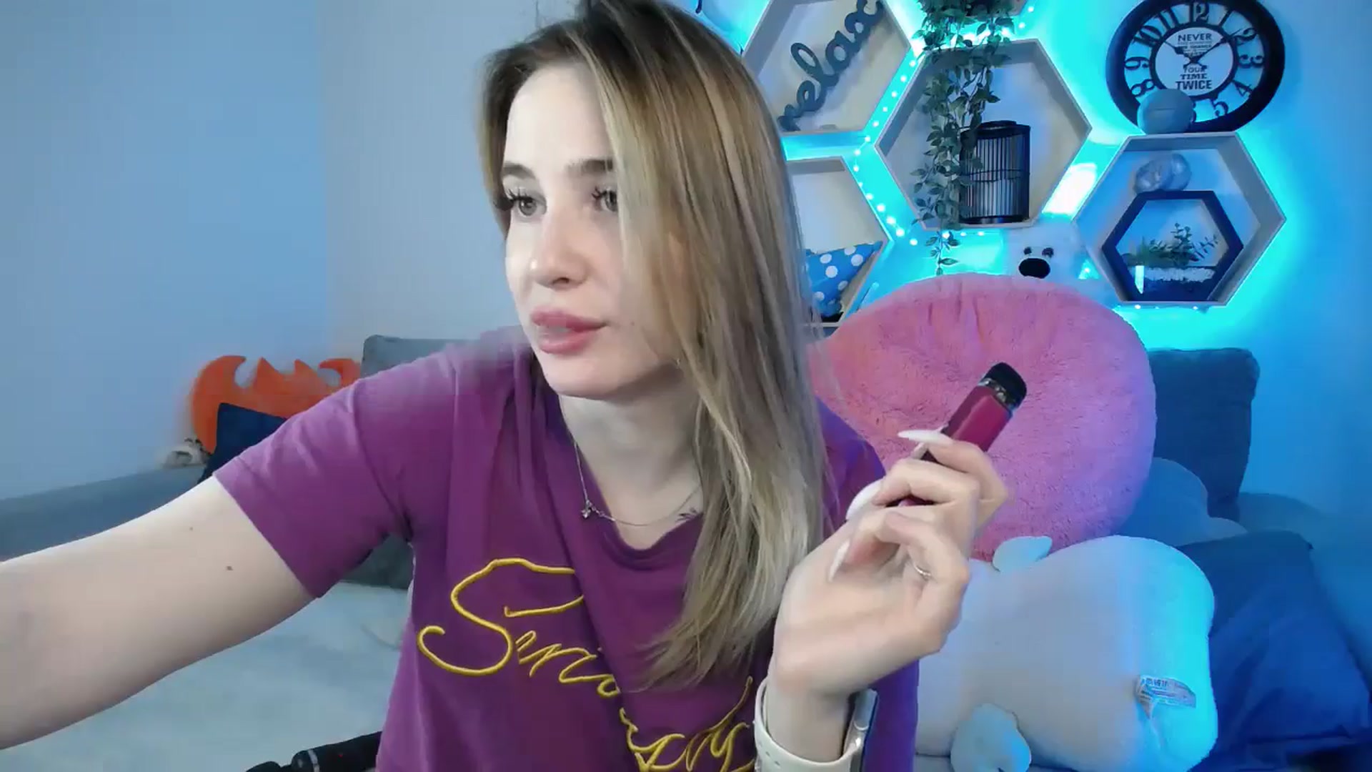 Gallery image thumbnail from SabrinaViolet's myfreecams stream on, 03/18/2025, 14:27 image 10 of 20