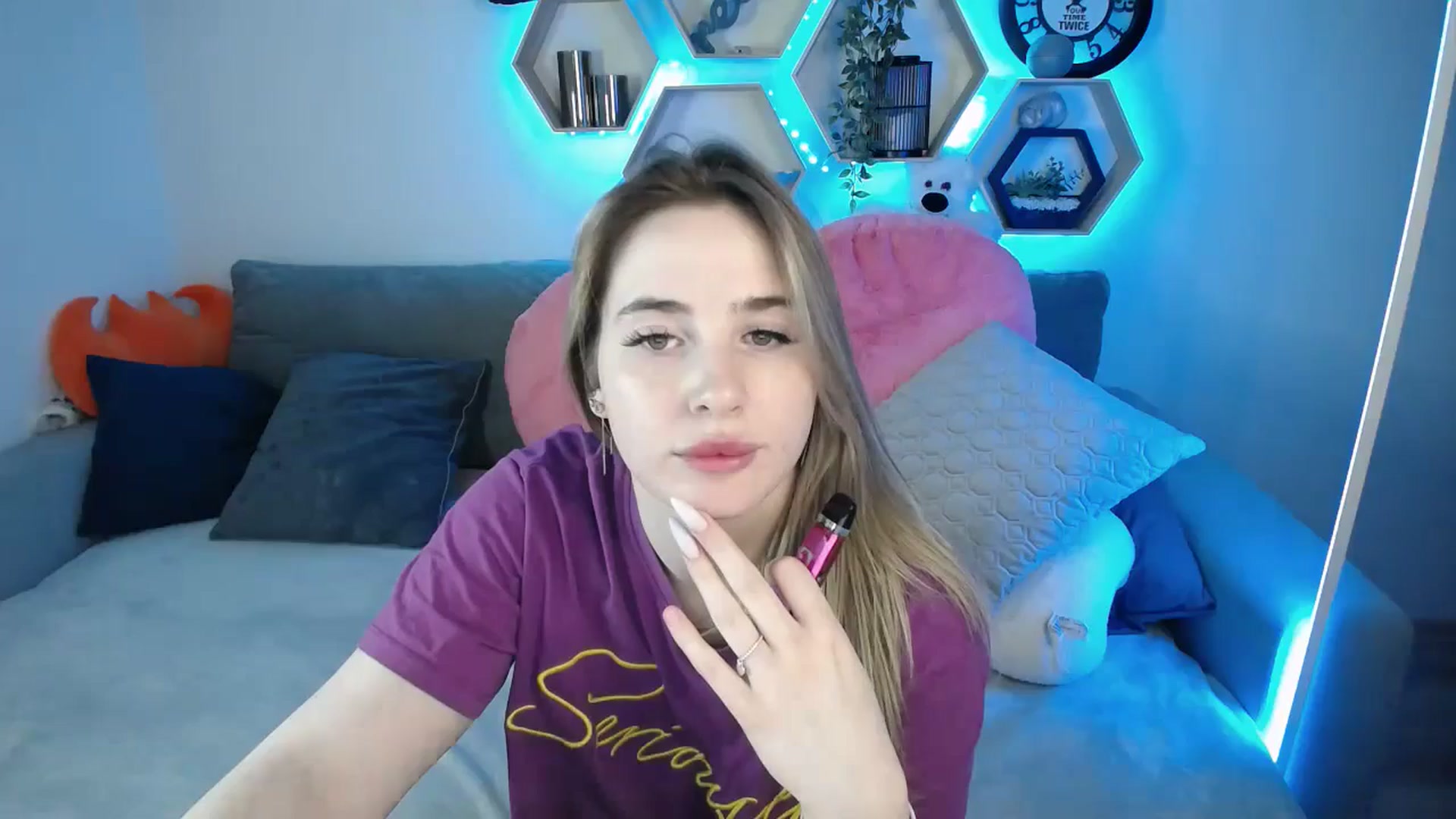 Gallery image thumbnail from SabrinaViolet's myfreecams stream on, 03/18/2025, 15:02 image 11 of 20