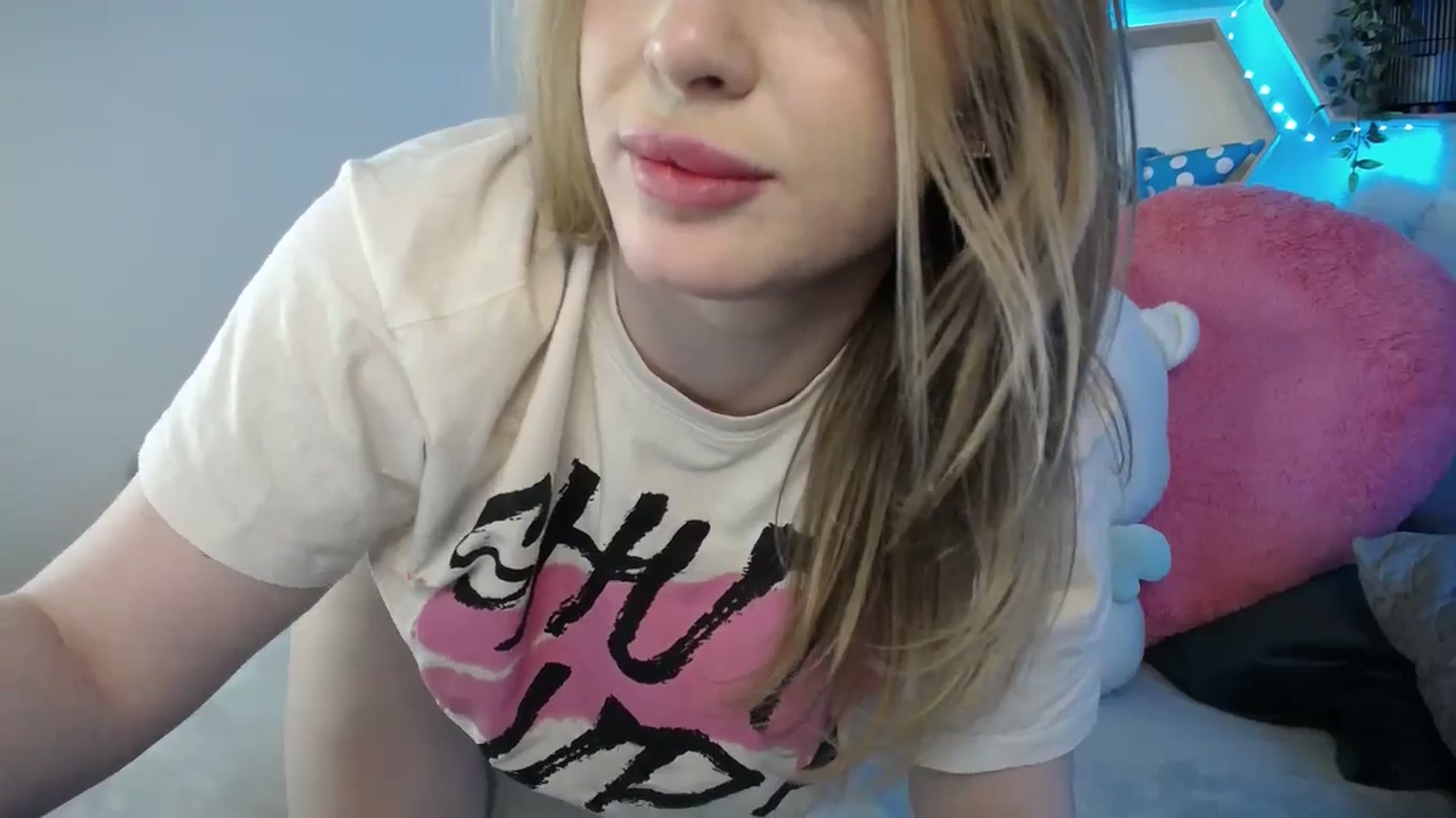 Gallery image thumbnail from SabrinaViolet's myfreecams stream on, 03/24/2025, 14:32 image 20 of 20