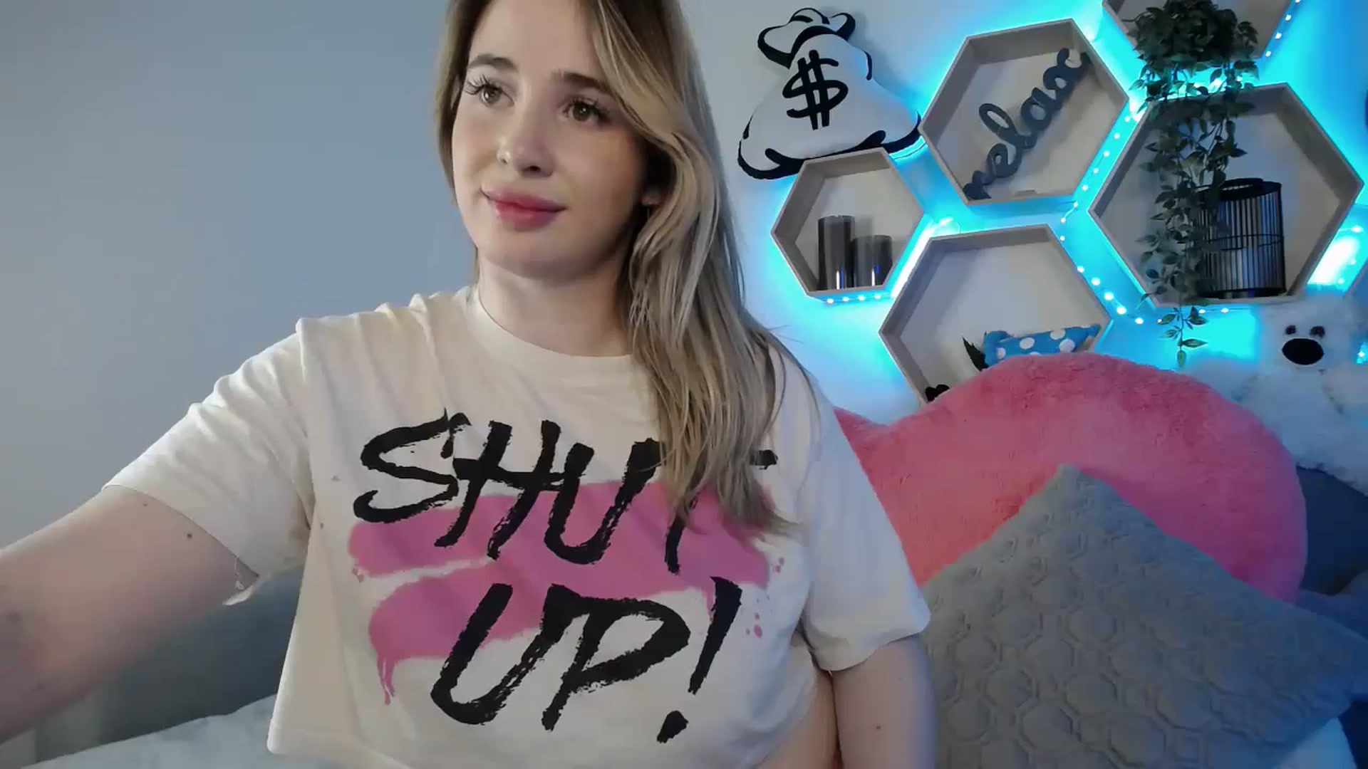Gallery image thumbnail from SabrinaViolet's myfreecams stream on, 03/24/2025, 14:48 image 20 of 20