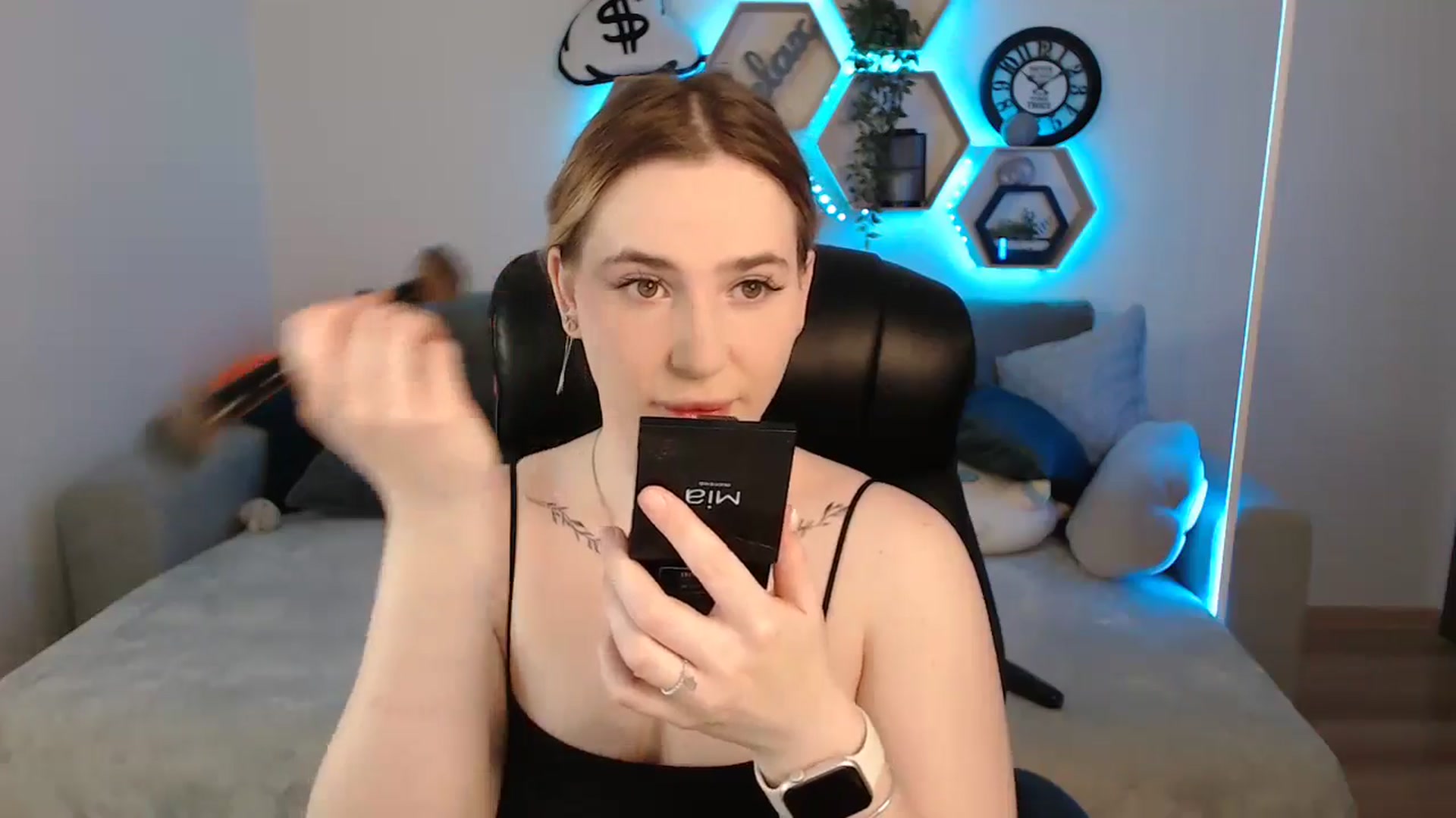 Gallery image thumbnail from SabrinaViolet's myfreecams stream on, 03/29/2025, 09:49 image 3 of 20