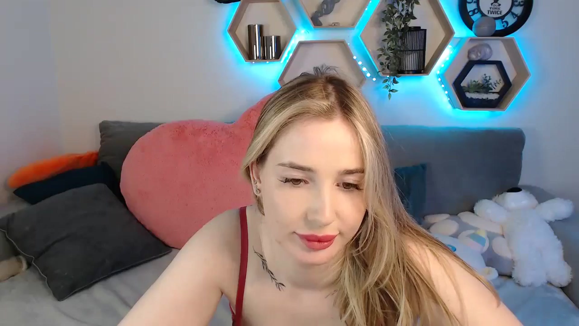 Gallery image thumbnail from SabrinaViolet's myfreecams stream on, 04/20/2025, 13:09 image 19 of 20