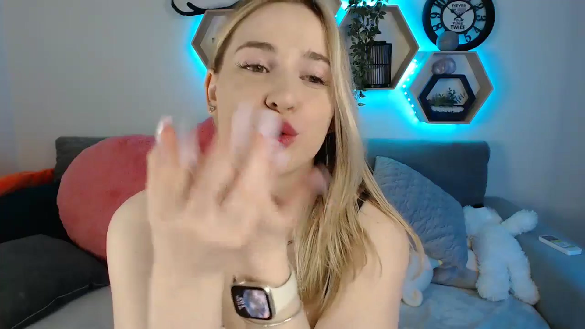 Gallery image thumbnail from SabrinaViolet's myfreecams stream on, 04/22/2025, 10:17 image 11 of 20