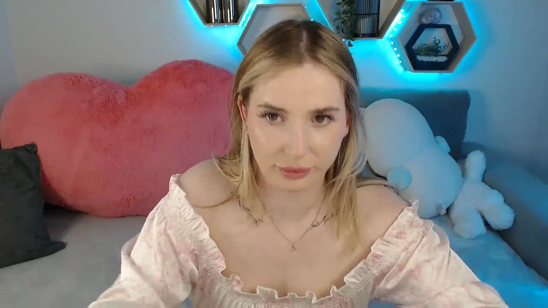 Gallery image thumbnail from SabrinaViolet's myfreecams stream on, 04/29/2025, 12:50 image 3 of 20