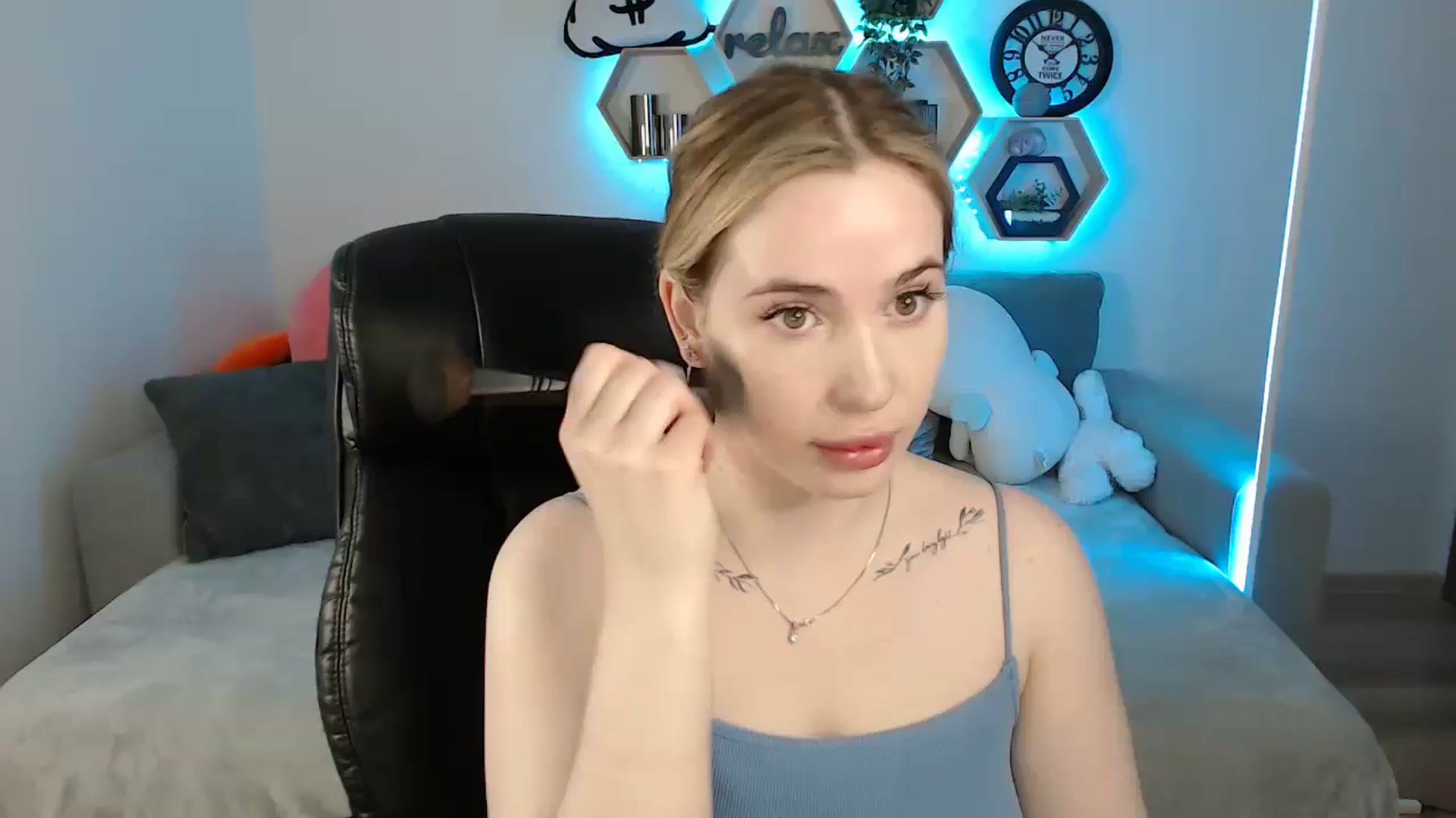 Gallery image thumbnail from SabrinaViolet's myfreecams stream on, 04/30/2025, 08:53 image 1 of 20