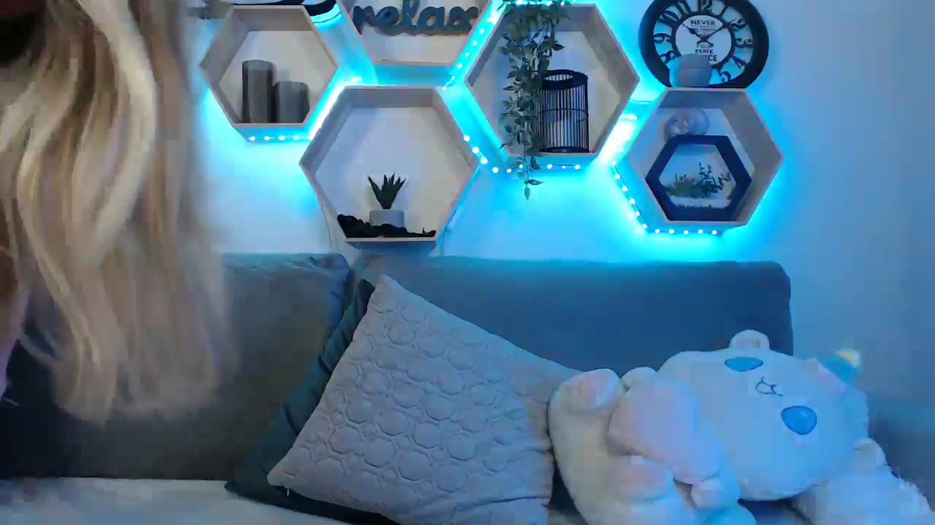 Gallery image thumbnail from SabrinaViolet's myfreecams stream on, 04/30/2025, 13:50 image 15 of 20