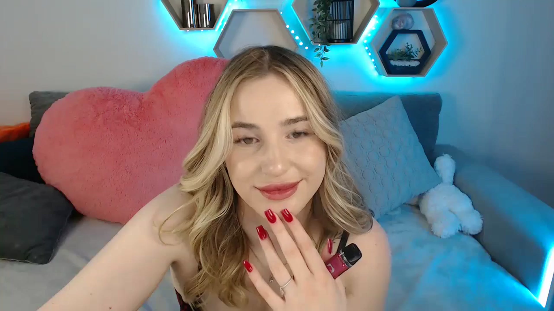Gallery image thumbnail from SabrinaViolet's myfreecams stream on, 05/03/2025, 13:19 image 7 of 20