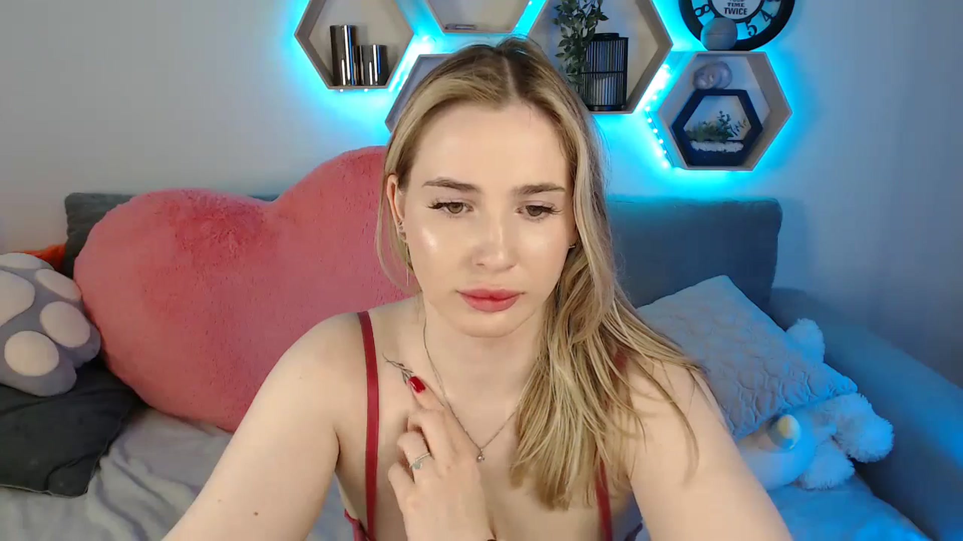 Gallery image thumbnail from SabrinaViolet's myfreecams stream on, 05/05/2025, 11:55 image 11 of 20