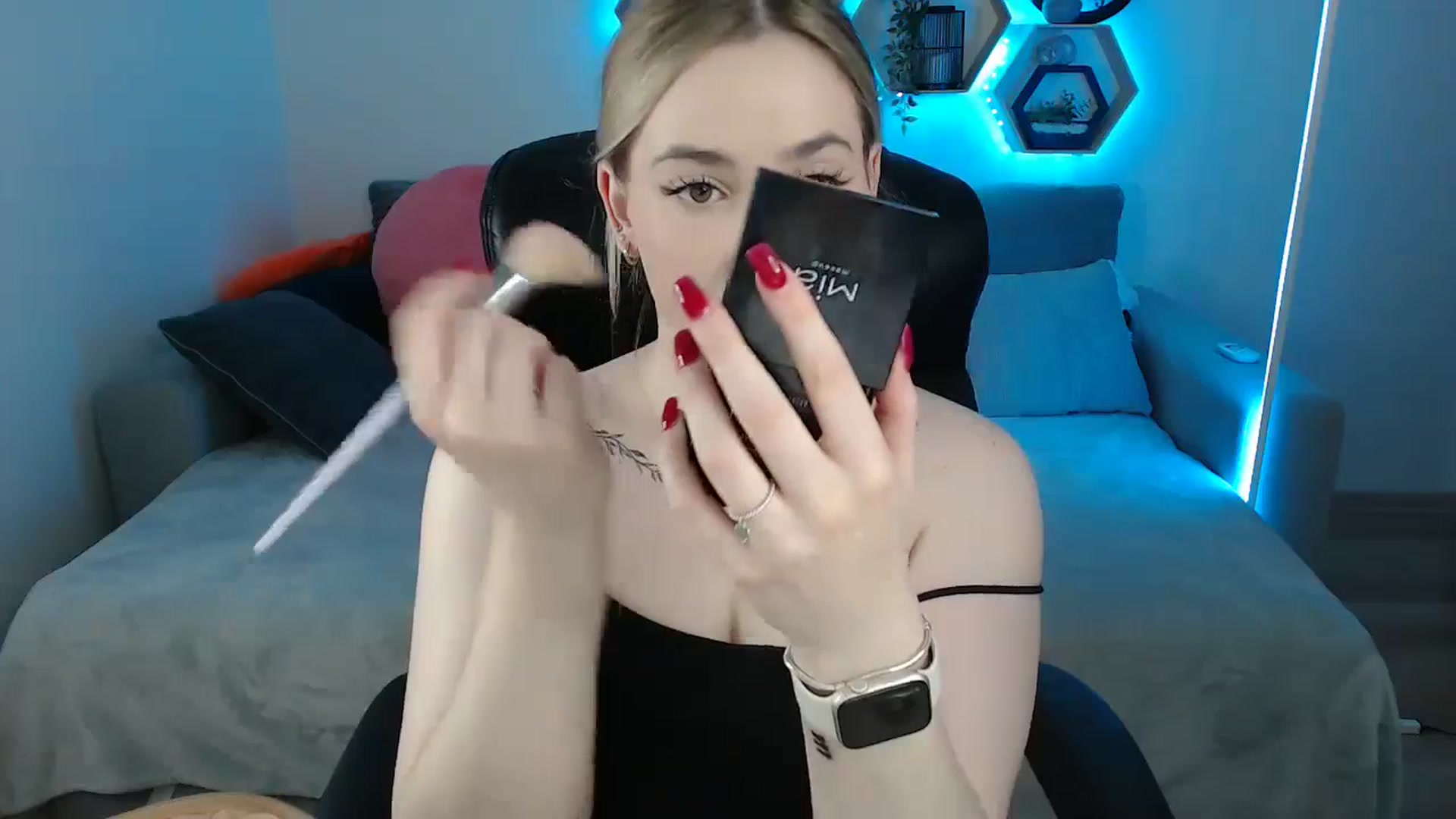 Gallery image thumbnail from SabrinaViolet's myfreecams stream on, 05/16/2025, 08:23 image 7 of 20