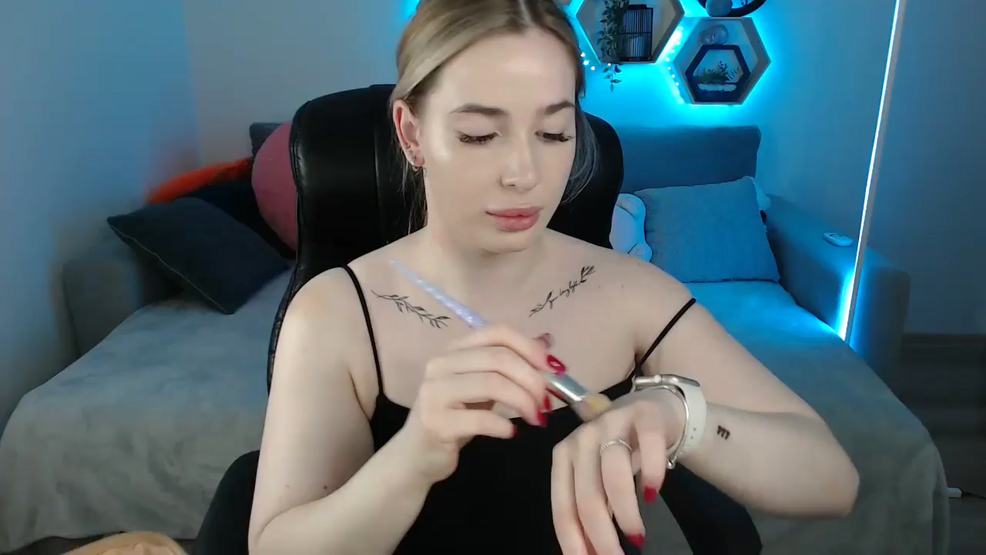 Gallery image thumbnail from SabrinaViolet's myfreecams stream on, 05/16/2025, 08:23 image 1 of 20