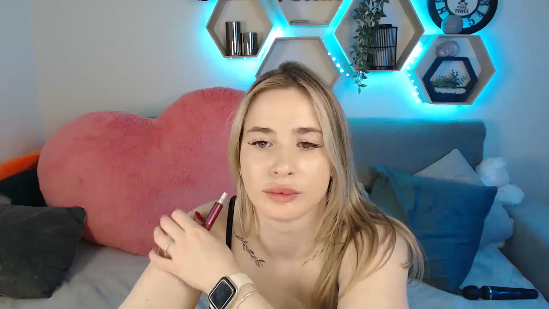 Gallery image thumbnail from SabrinaViolet's myfreecams stream on, 05/19/2025, 11:55 image 10 of 20