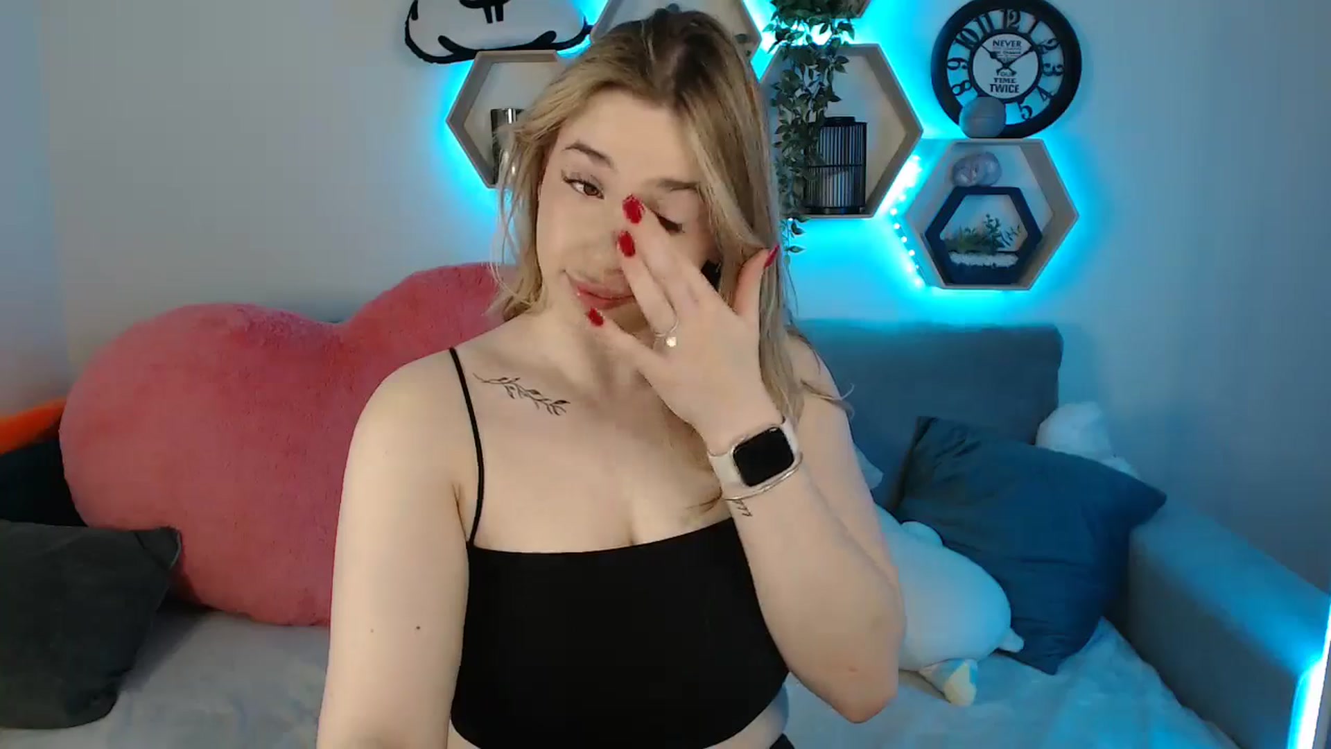 Gallery image thumbnail from SabrinaViolet's myfreecams stream on, 05/20/2025, 09:49 image 4 of 20