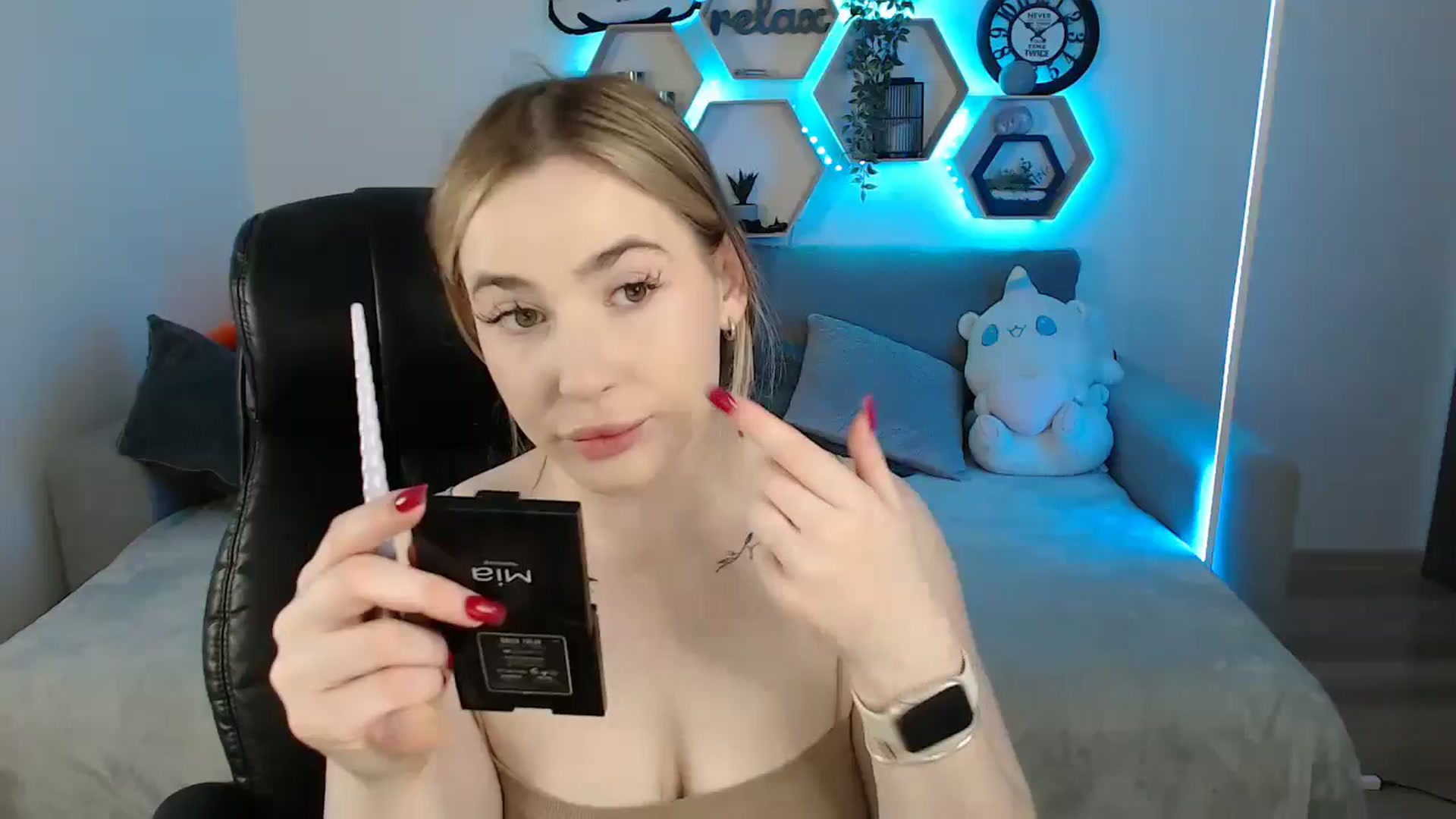 Gallery image thumbnail from SabrinaViolet's myfreecams stream on, 05/24/2025, 10:22 image 1 of 20