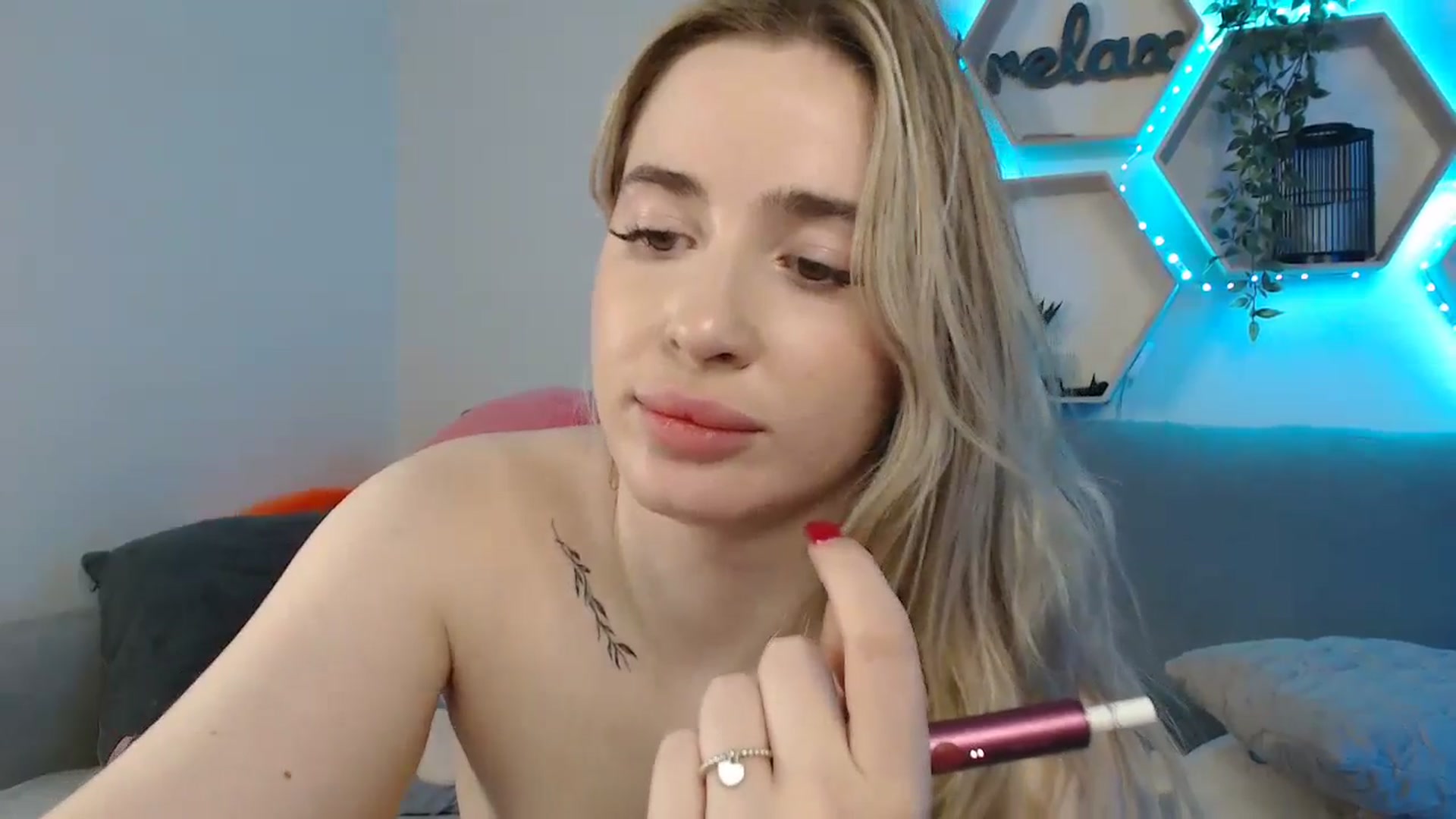 Gallery image thumbnail from SabrinaViolet's myfreecams stream on, 05/25/2025, 13:43 image 2 of 20