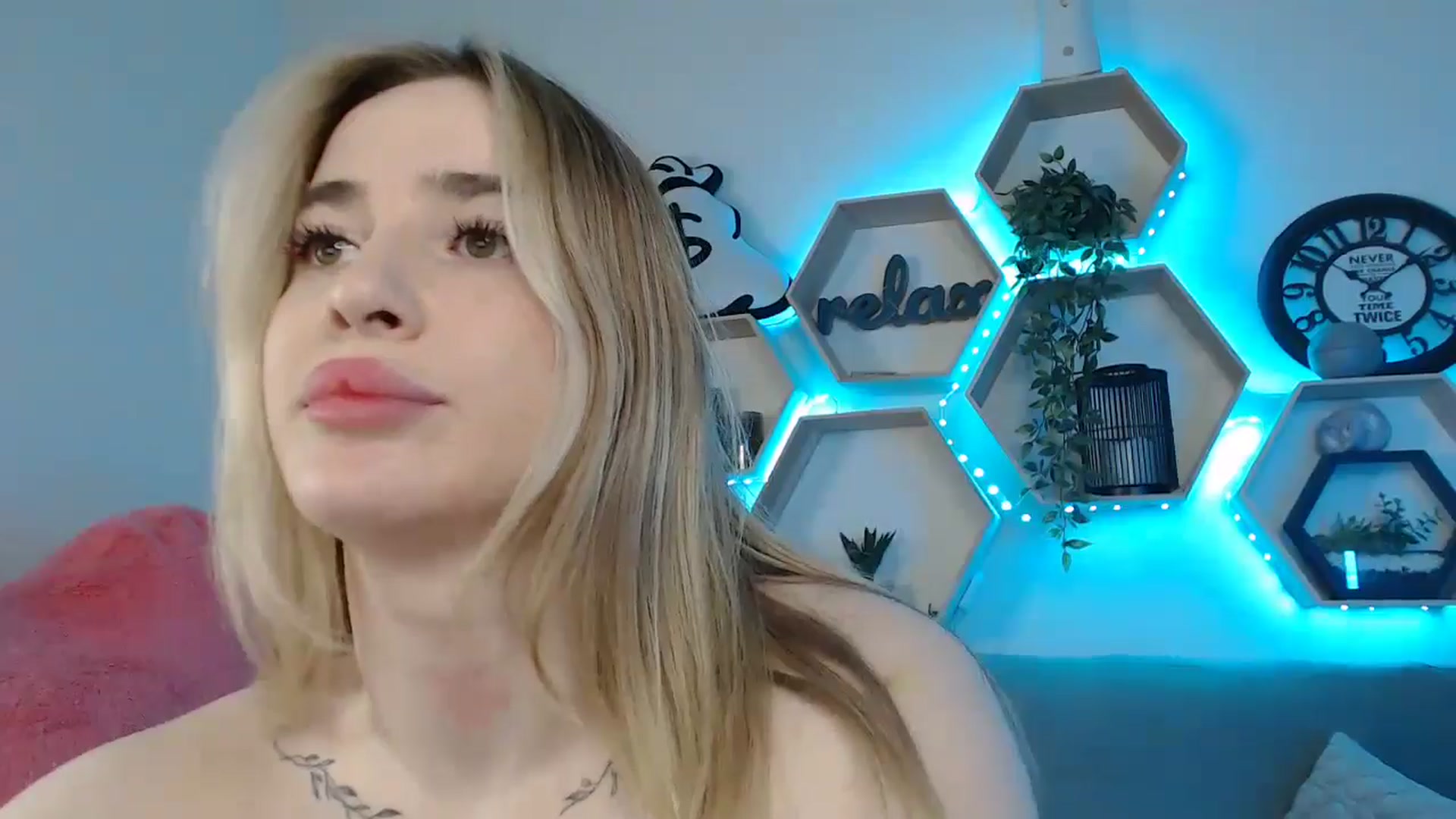 Gallery image thumbnail from SabrinaViolet's myfreecams stream on, 05/28/2025, 12:11 image 20 of 20