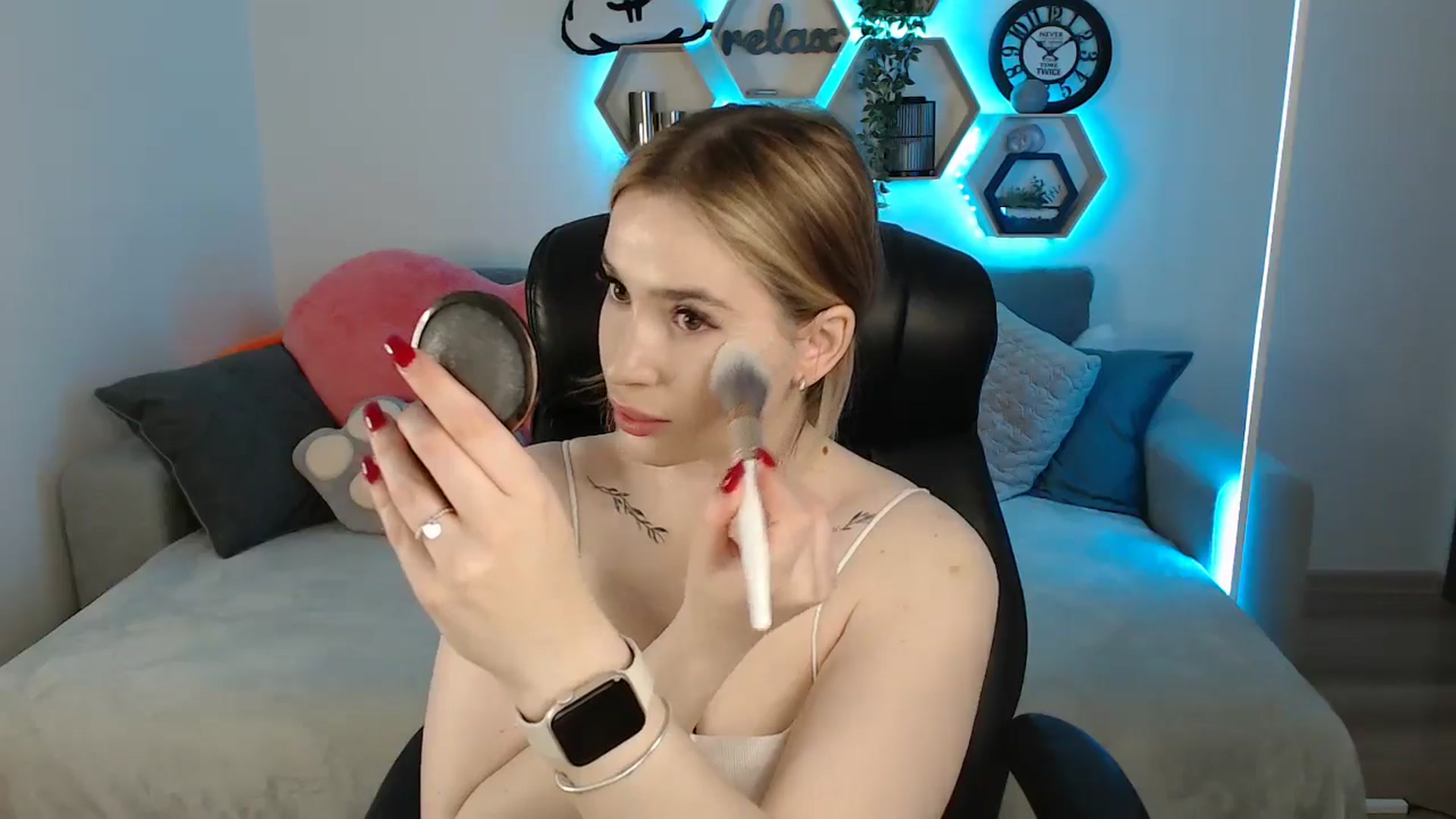 Gallery image thumbnail from SabrinaViolet's myfreecams stream on, 05/30/2025, 08:25 image 9 of 20